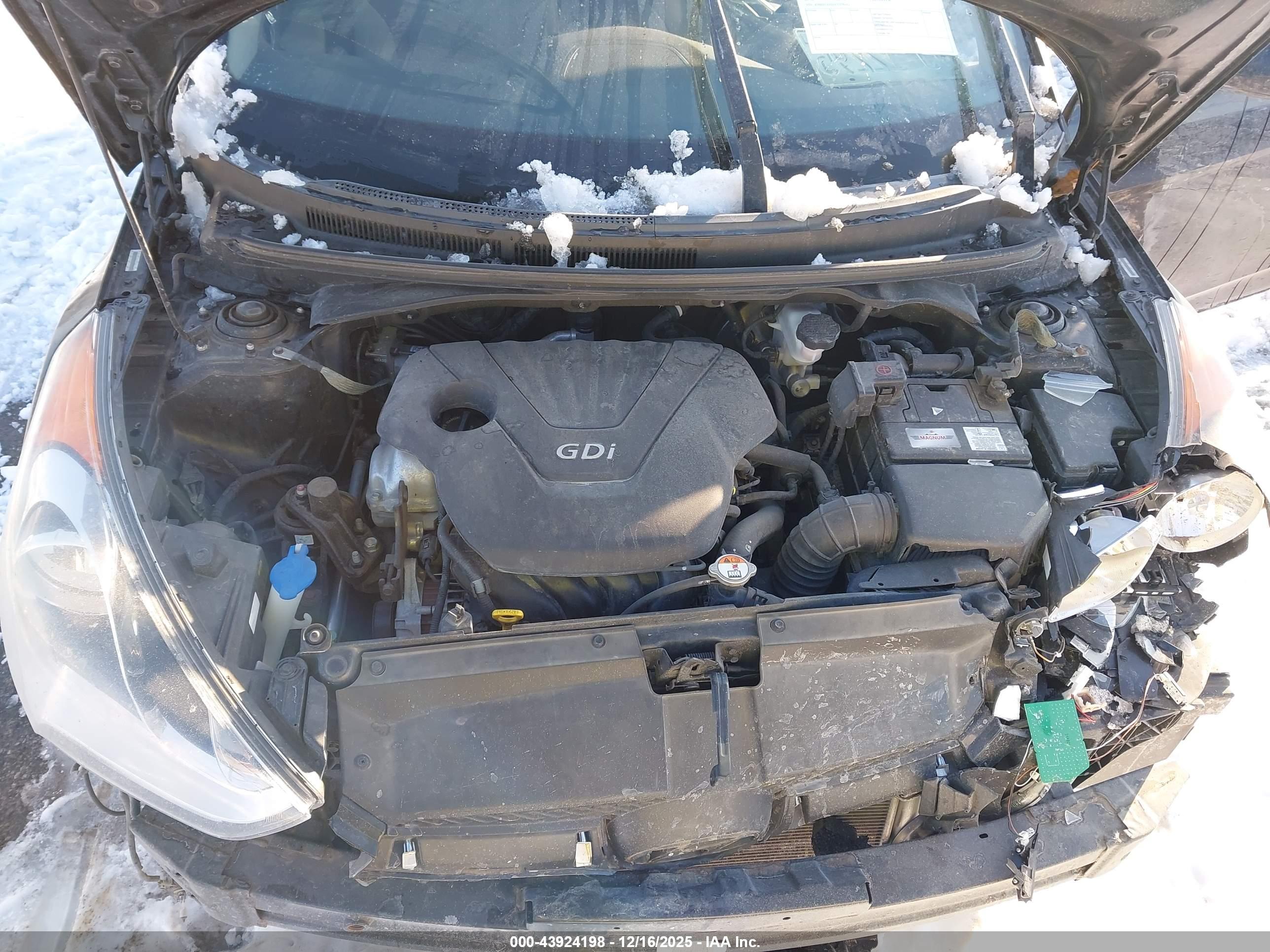 HYUNDAI VELOSTER image 10