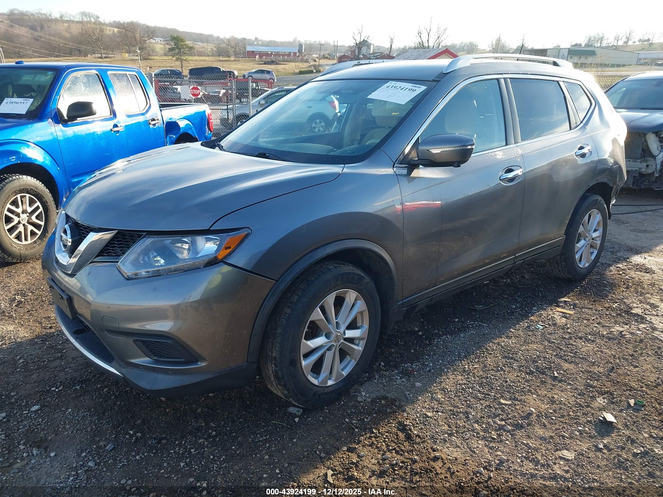 NISSAN ROGUE image 2