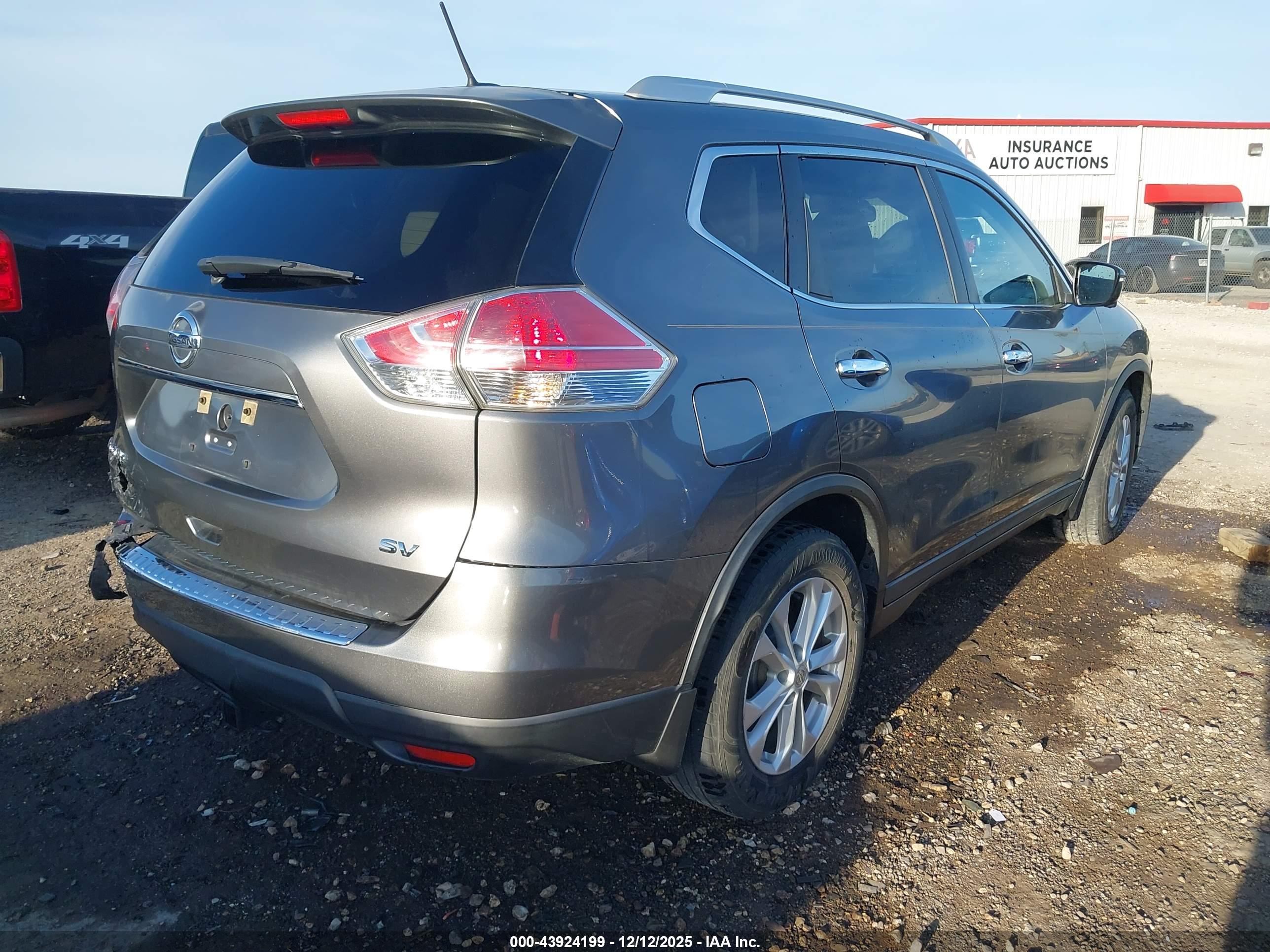 NISSAN ROGUE image 4
