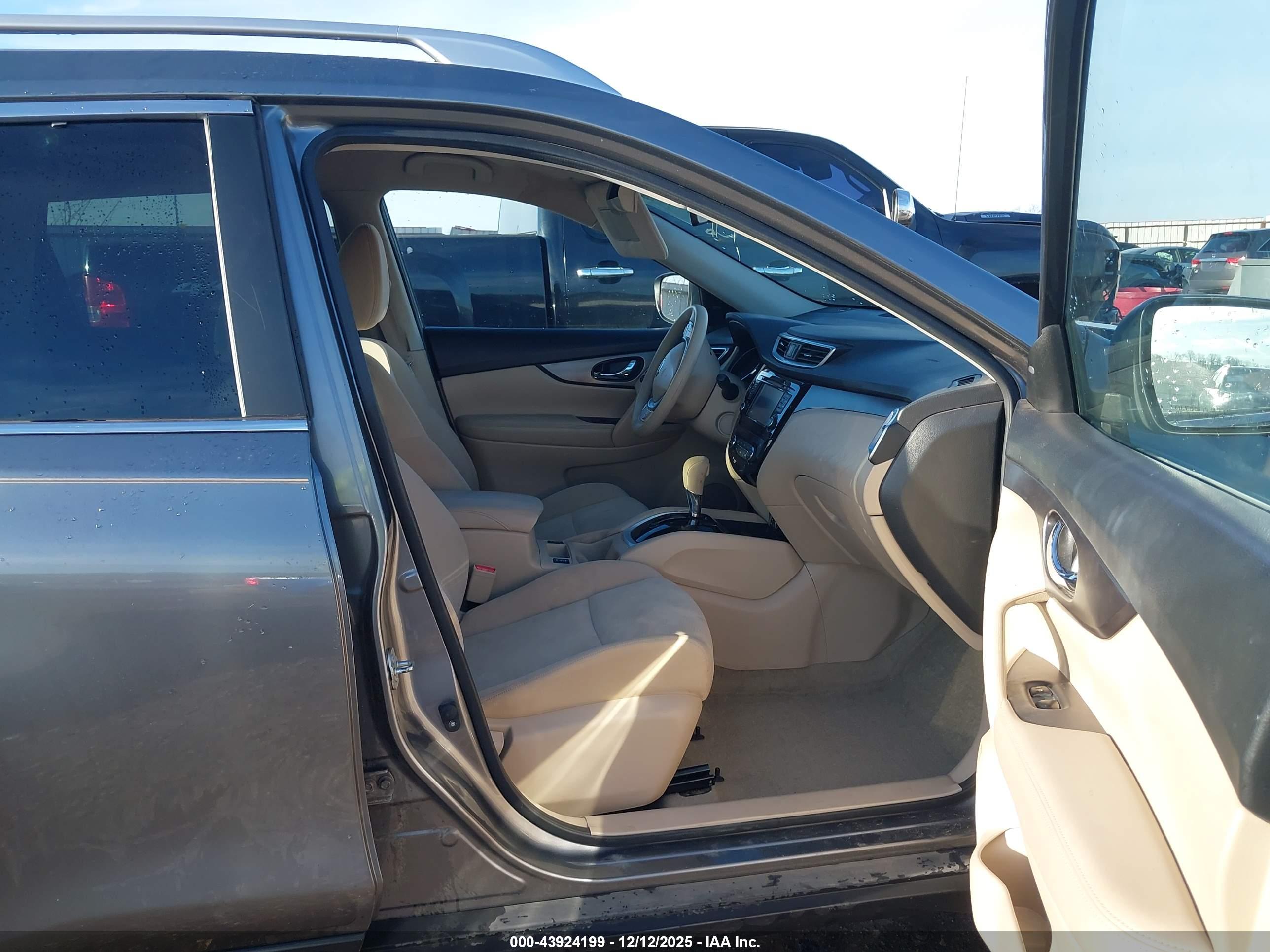 NISSAN ROGUE image 5