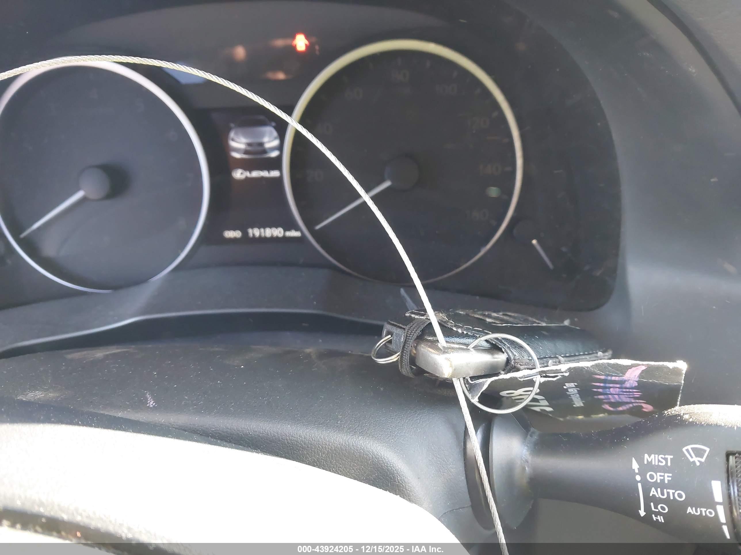 LEXUS ES image 11