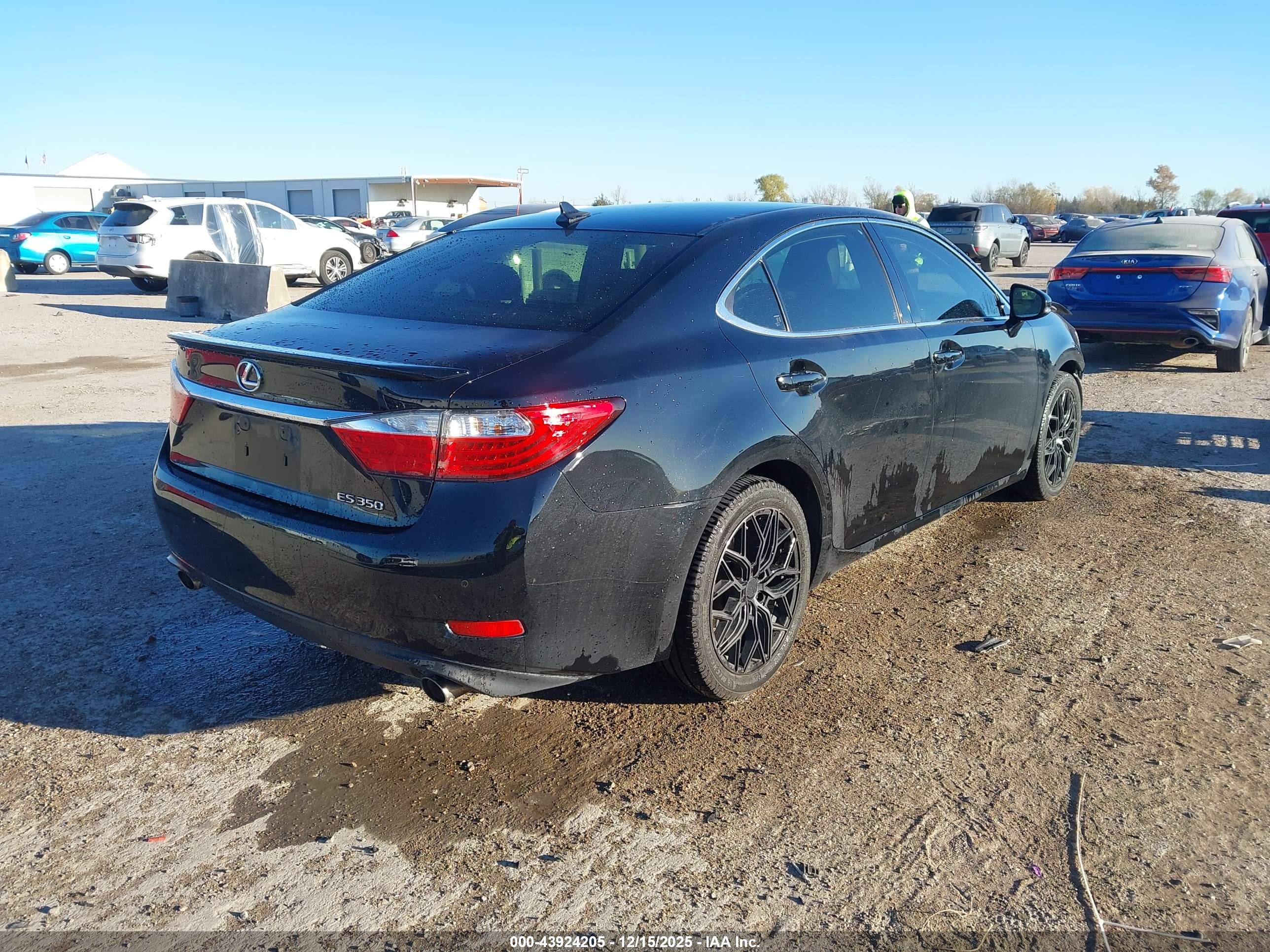 LEXUS ES image 4