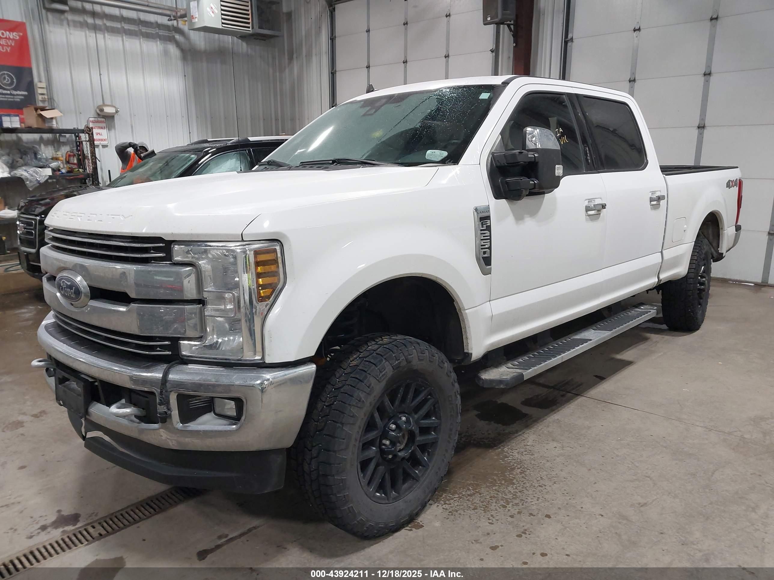 FORD F-250 image 2