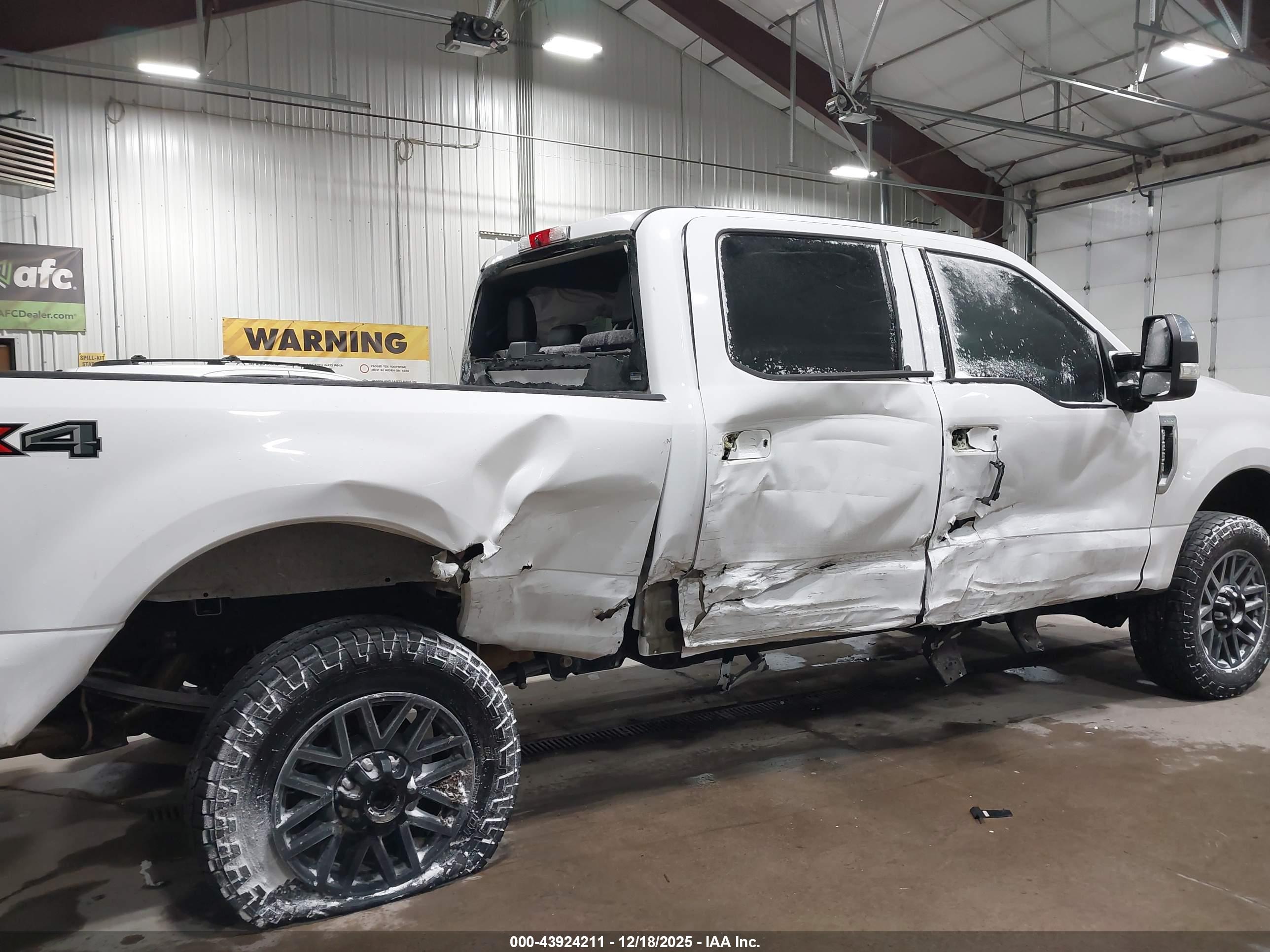 FORD F-250 image 6