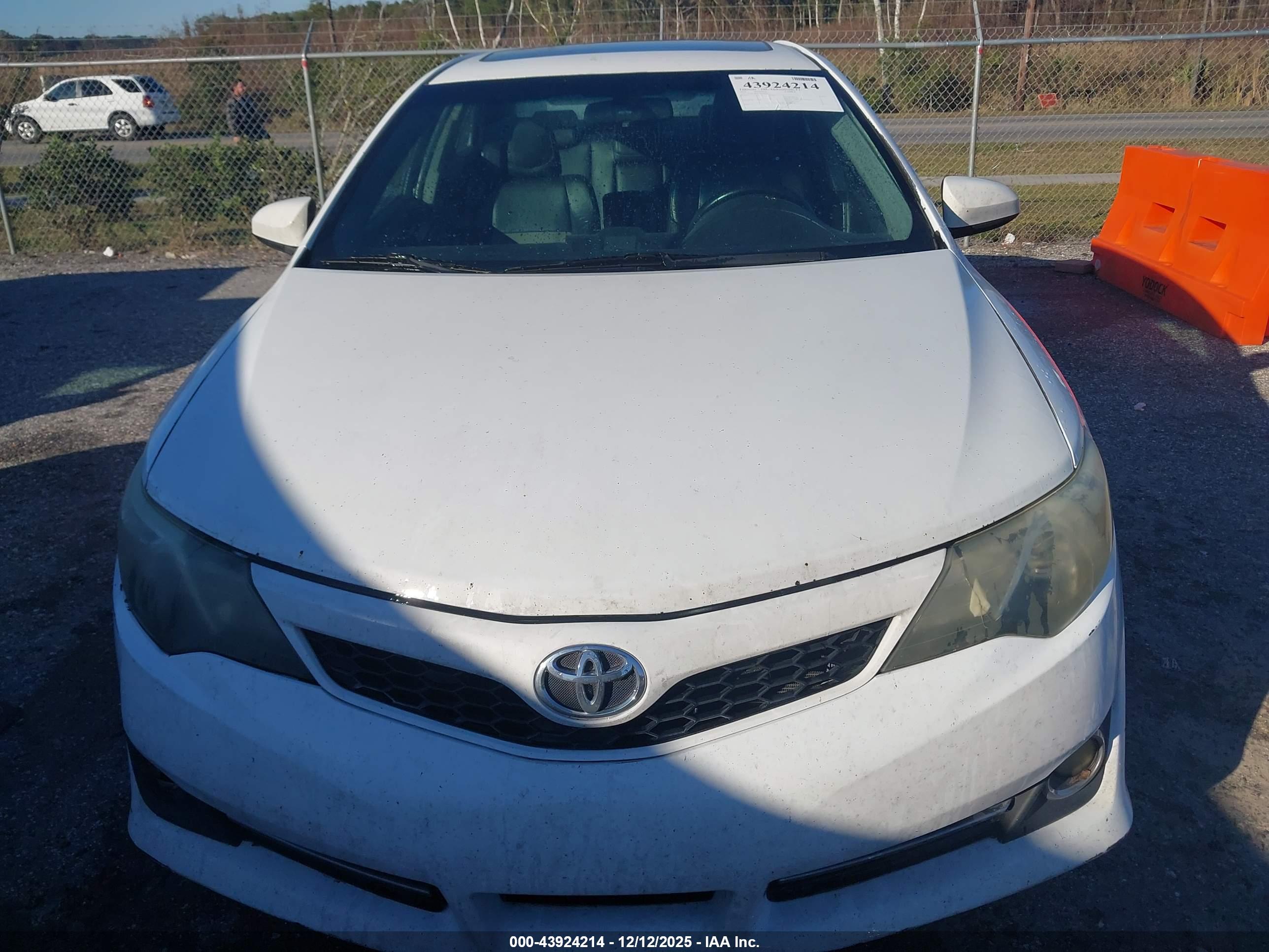 TOYOTA CAMRY image 6