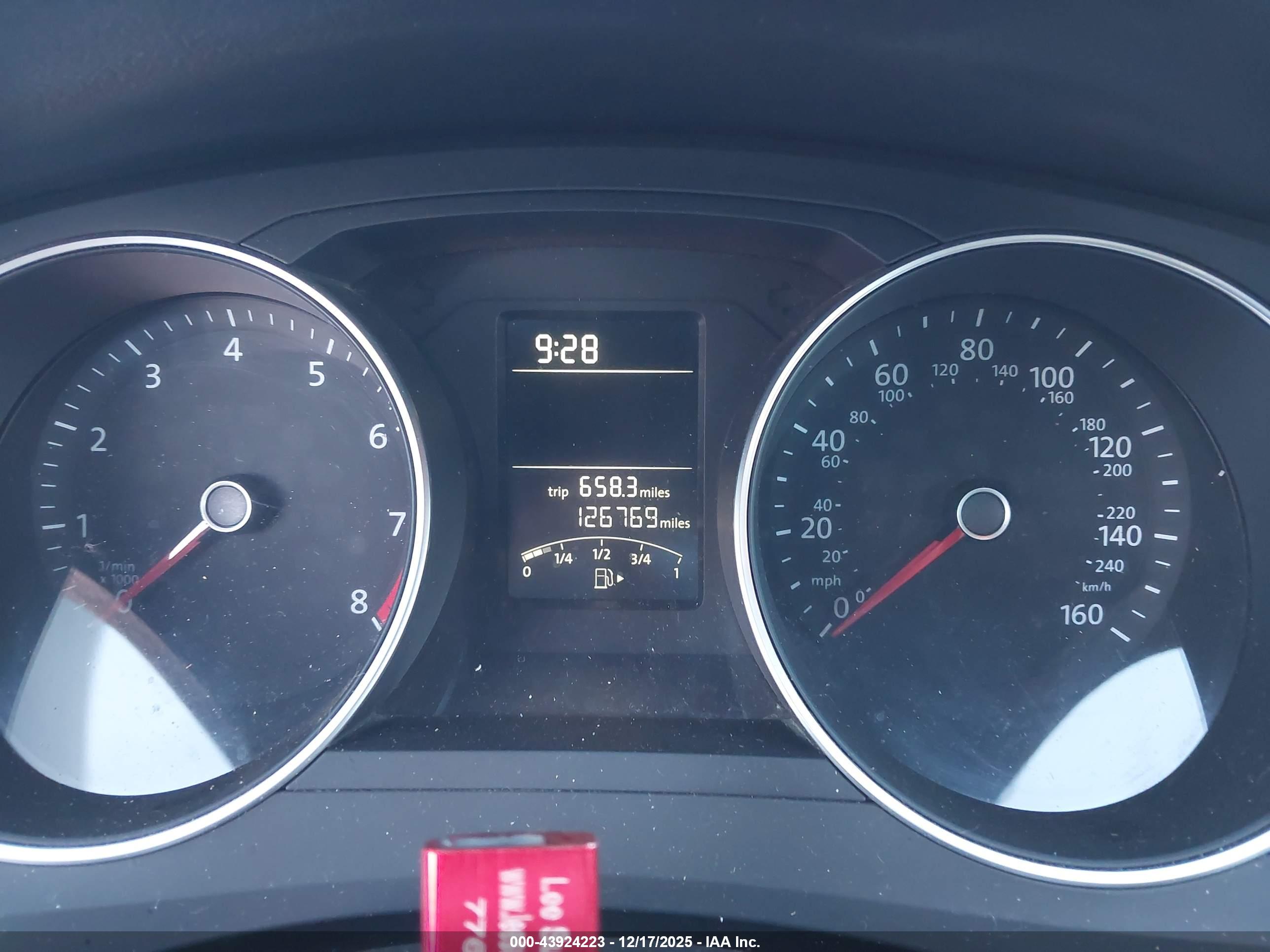 VOLKSWAGEN JETTA image 7