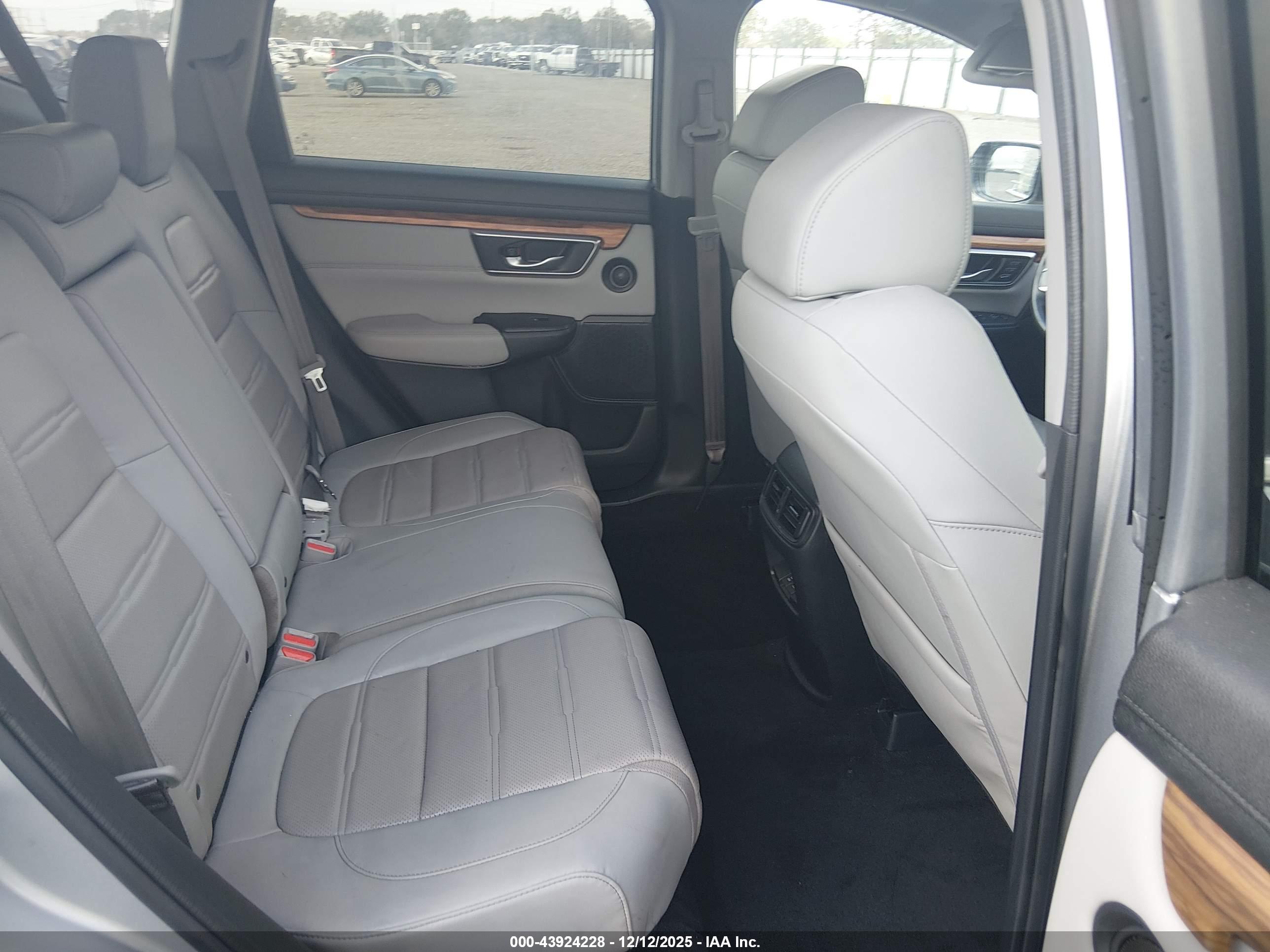 HONDA CR-V image 8