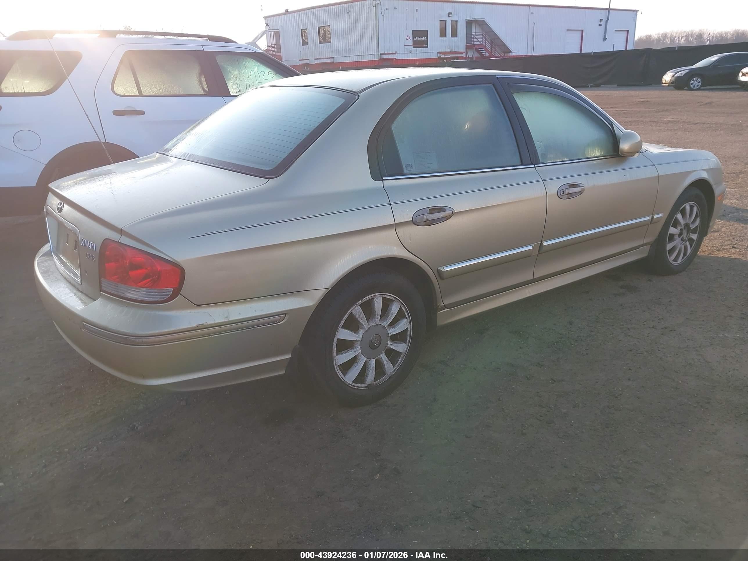 HYUNDAI SONATA image 4