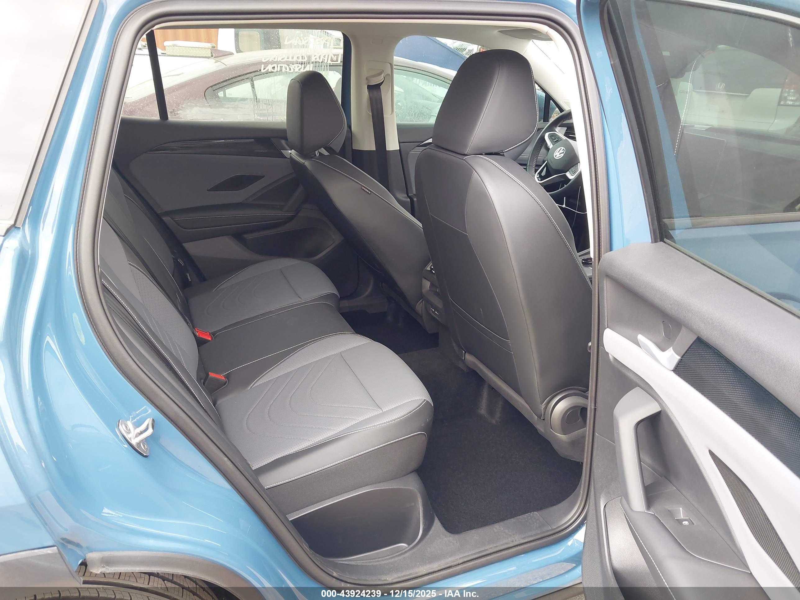 VOLKSWAGEN TIGUAN image 8