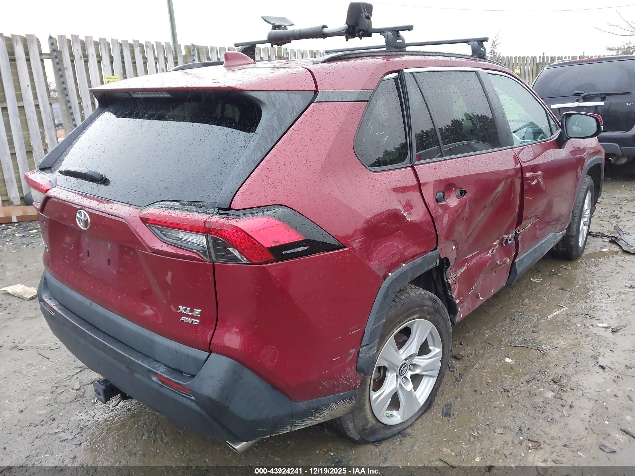 TOYOTA RAV4 image 4
