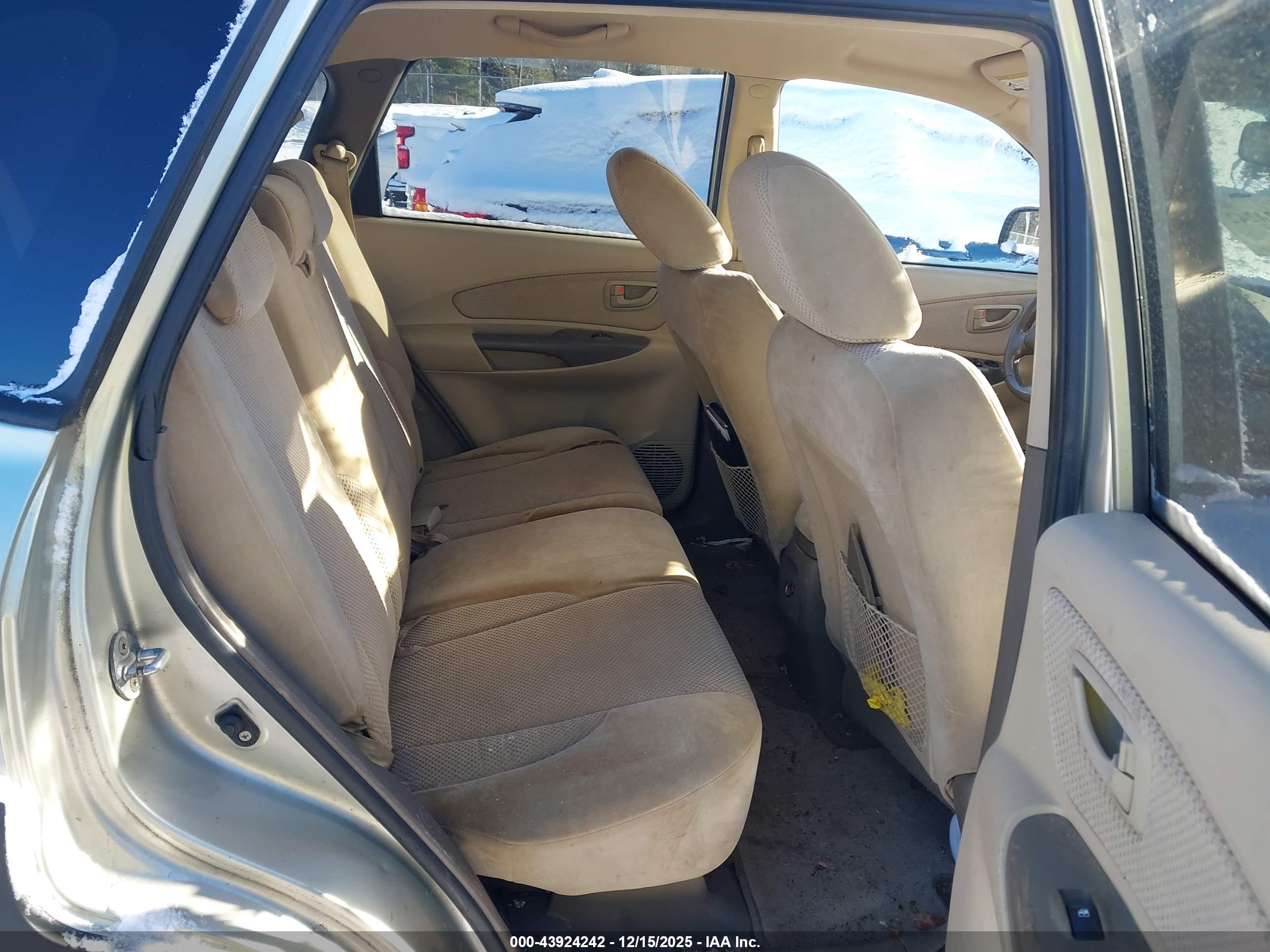 HYUNDAI TUCSON image 8