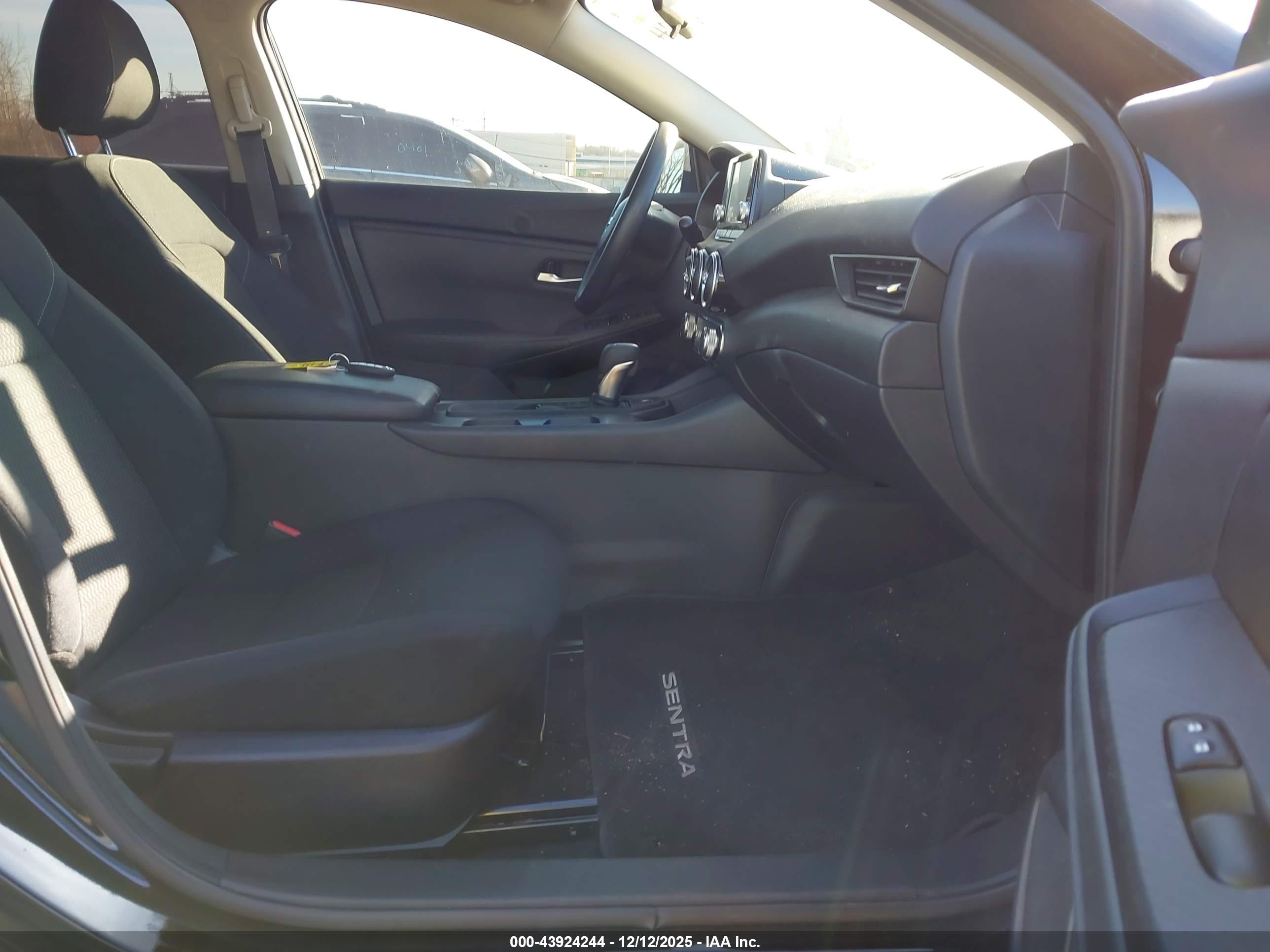 NISSAN SENTRA image 5