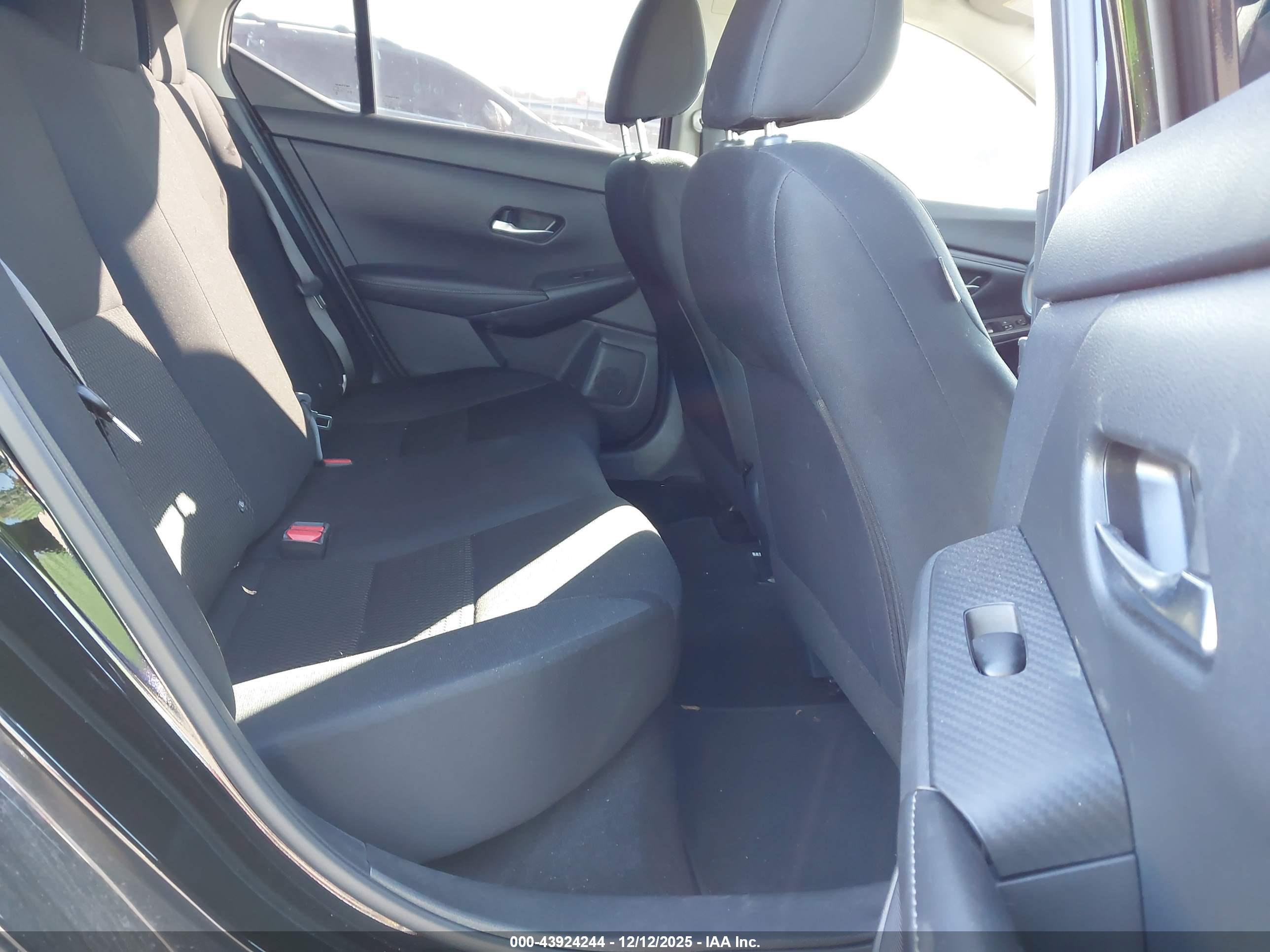 NISSAN SENTRA image 8