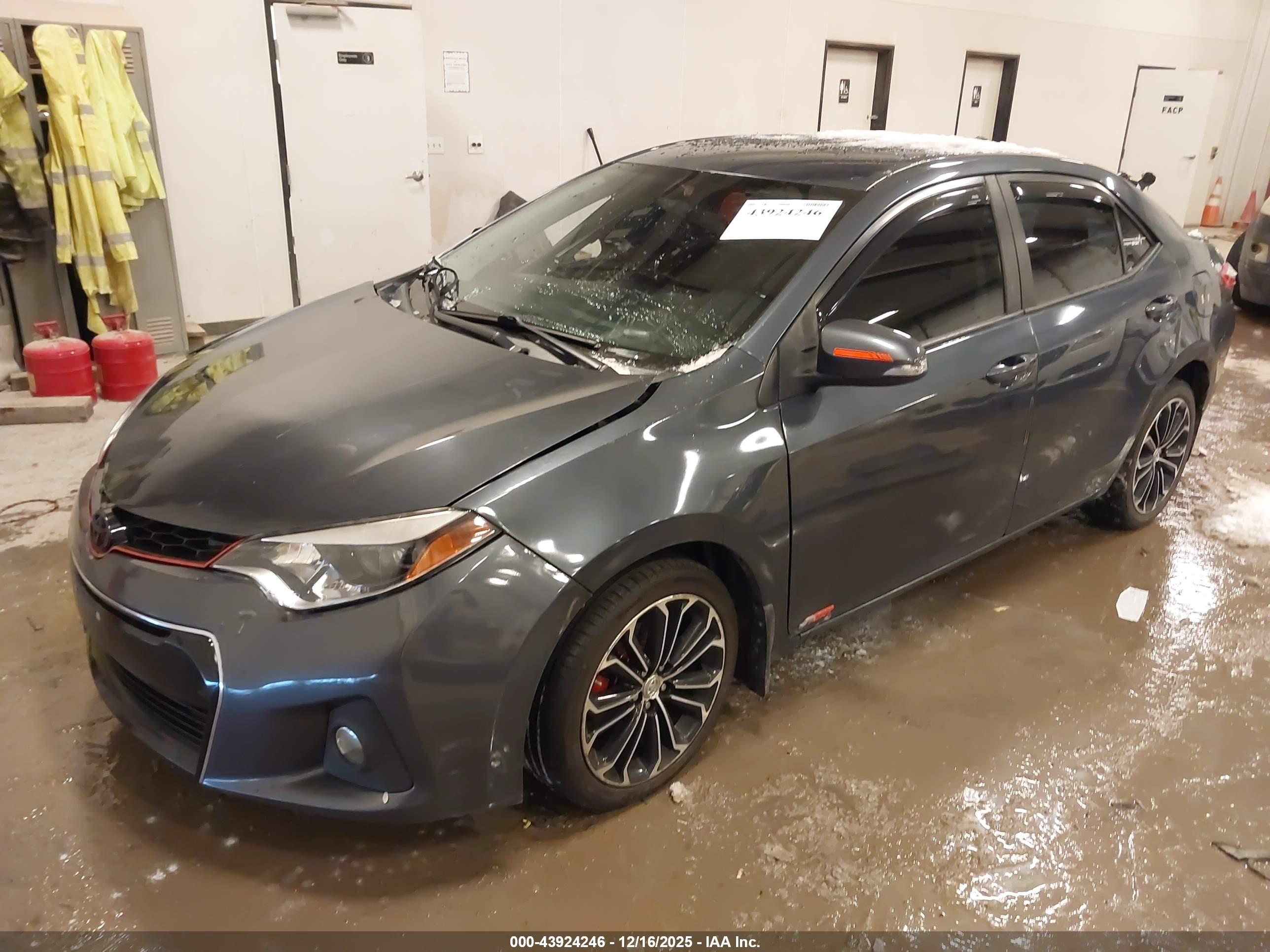 TOYOTA COROLLA image 2