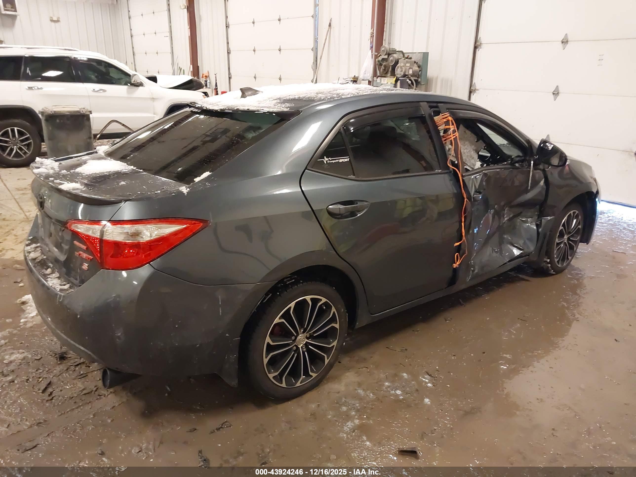 TOYOTA COROLLA image 4