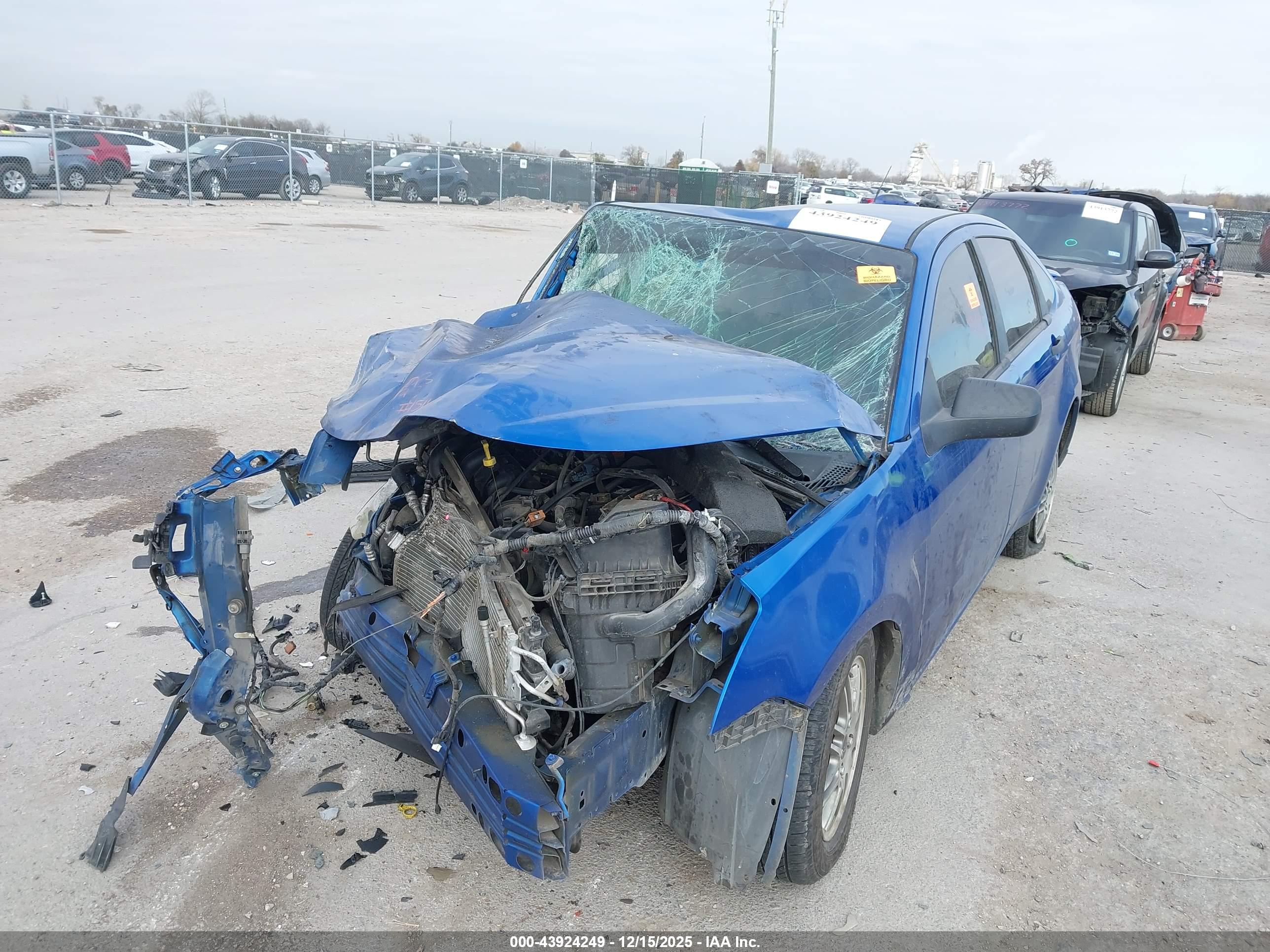 FORD FOCUS image 2