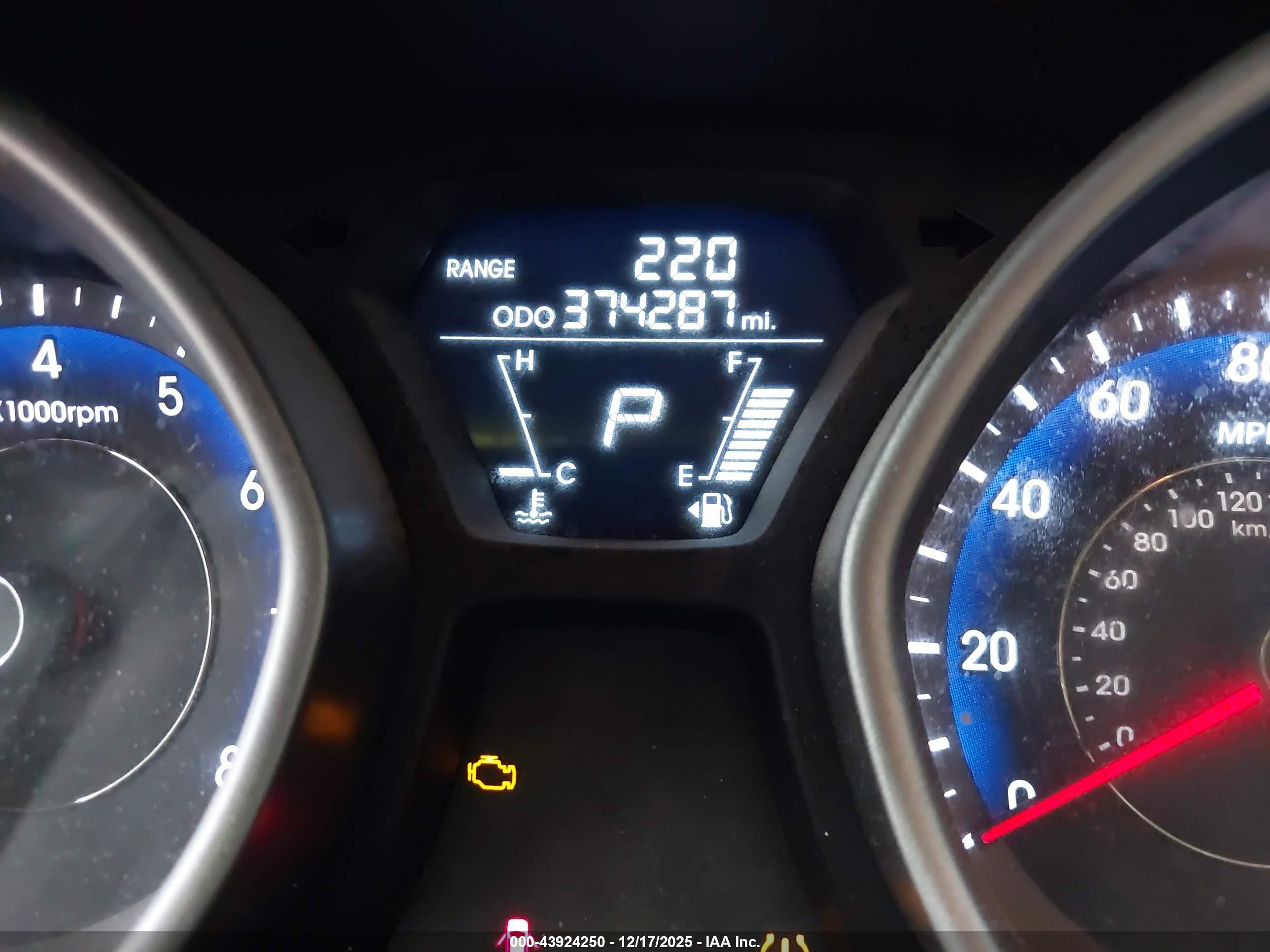 HYUNDAI ELANTRA image 7