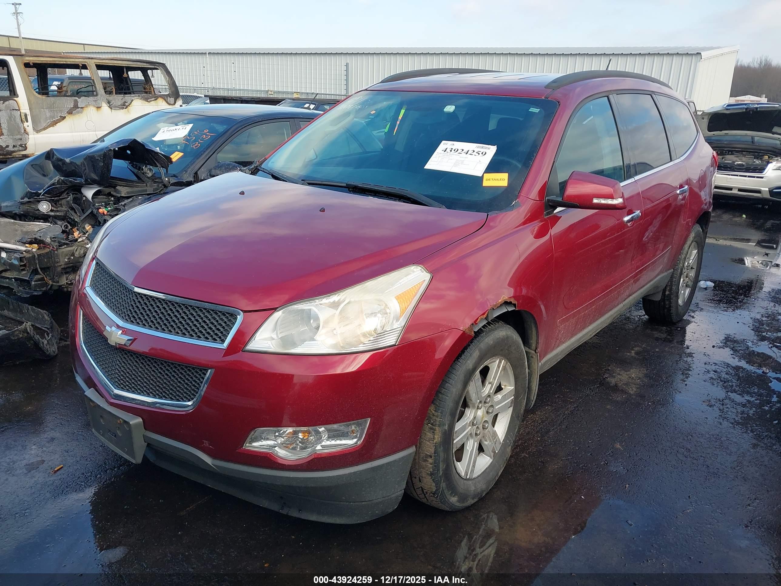 CHEVROLET TRAVERSE image 2