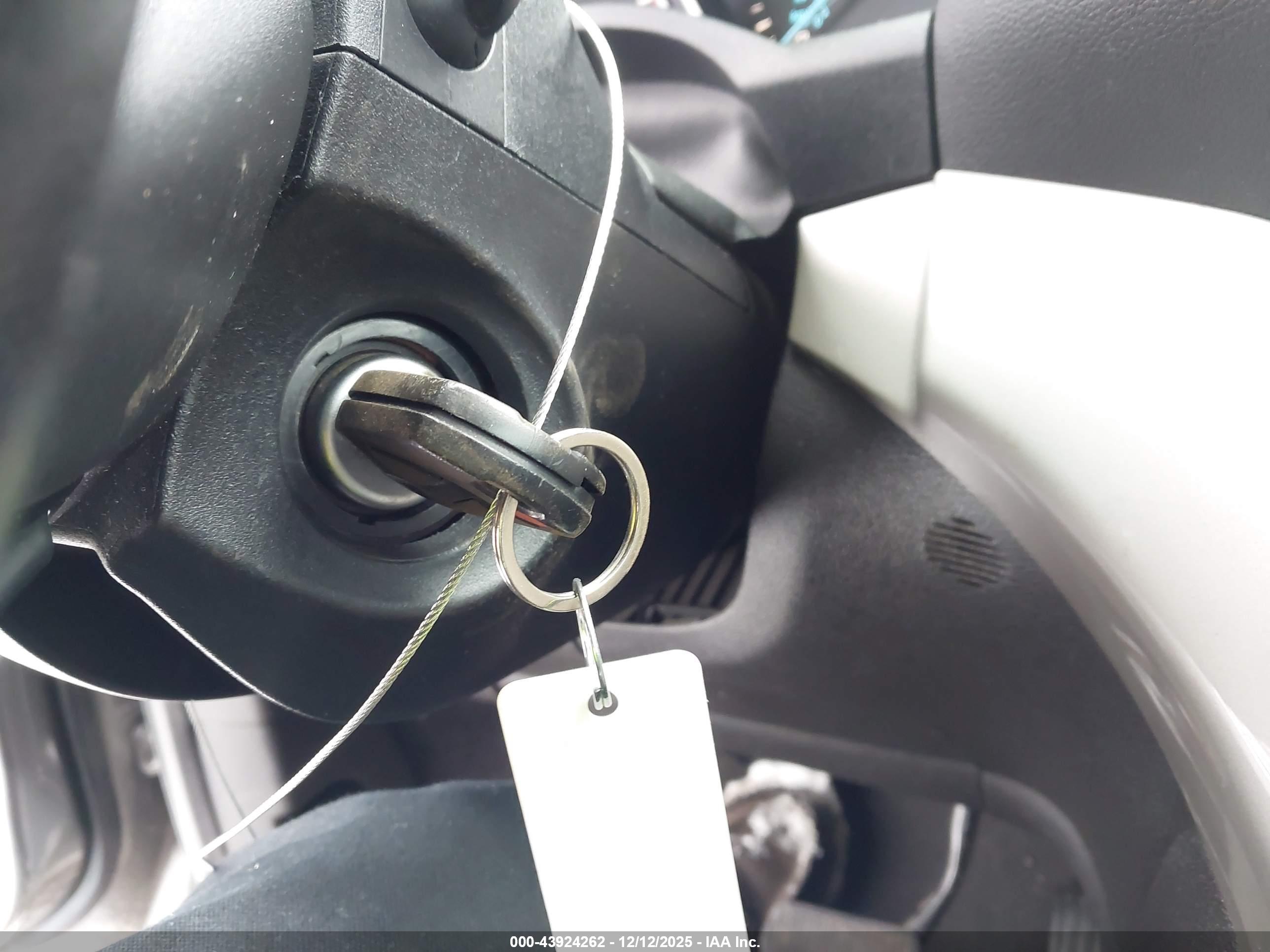 FORD ESCAPE image 11