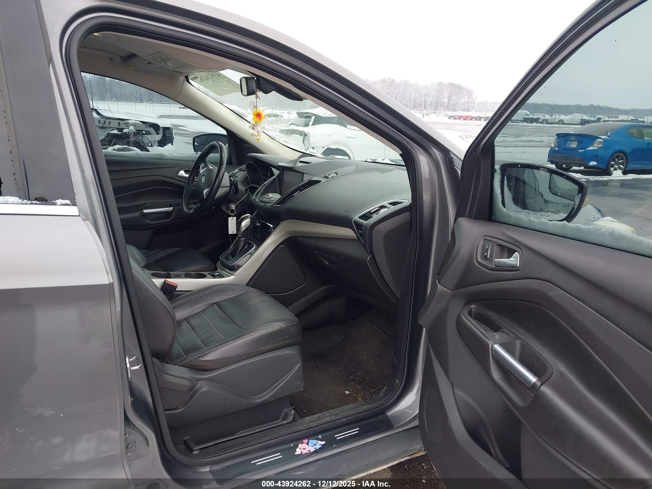 FORD ESCAPE image 5