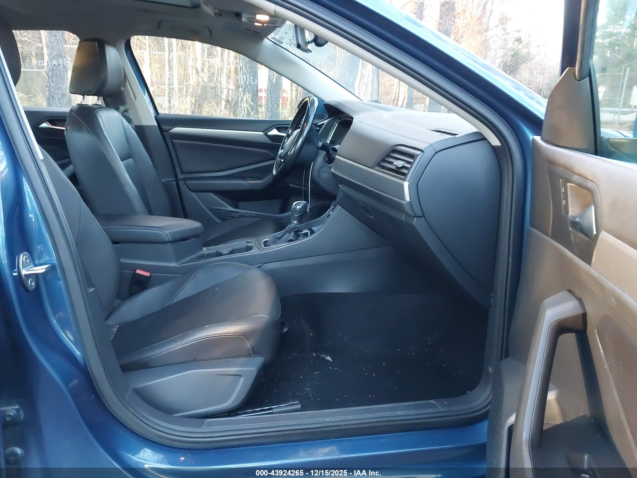 VOLKSWAGEN JETTA image 5
