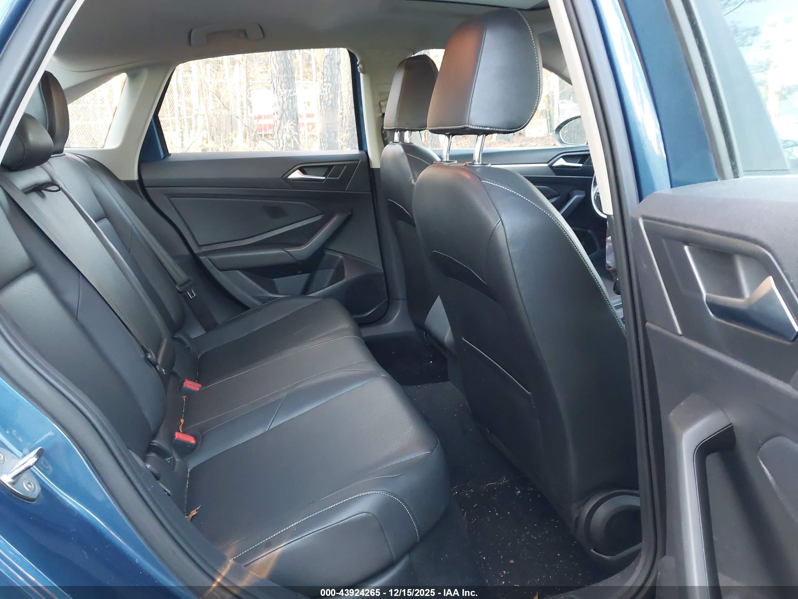 VOLKSWAGEN JETTA image 8
