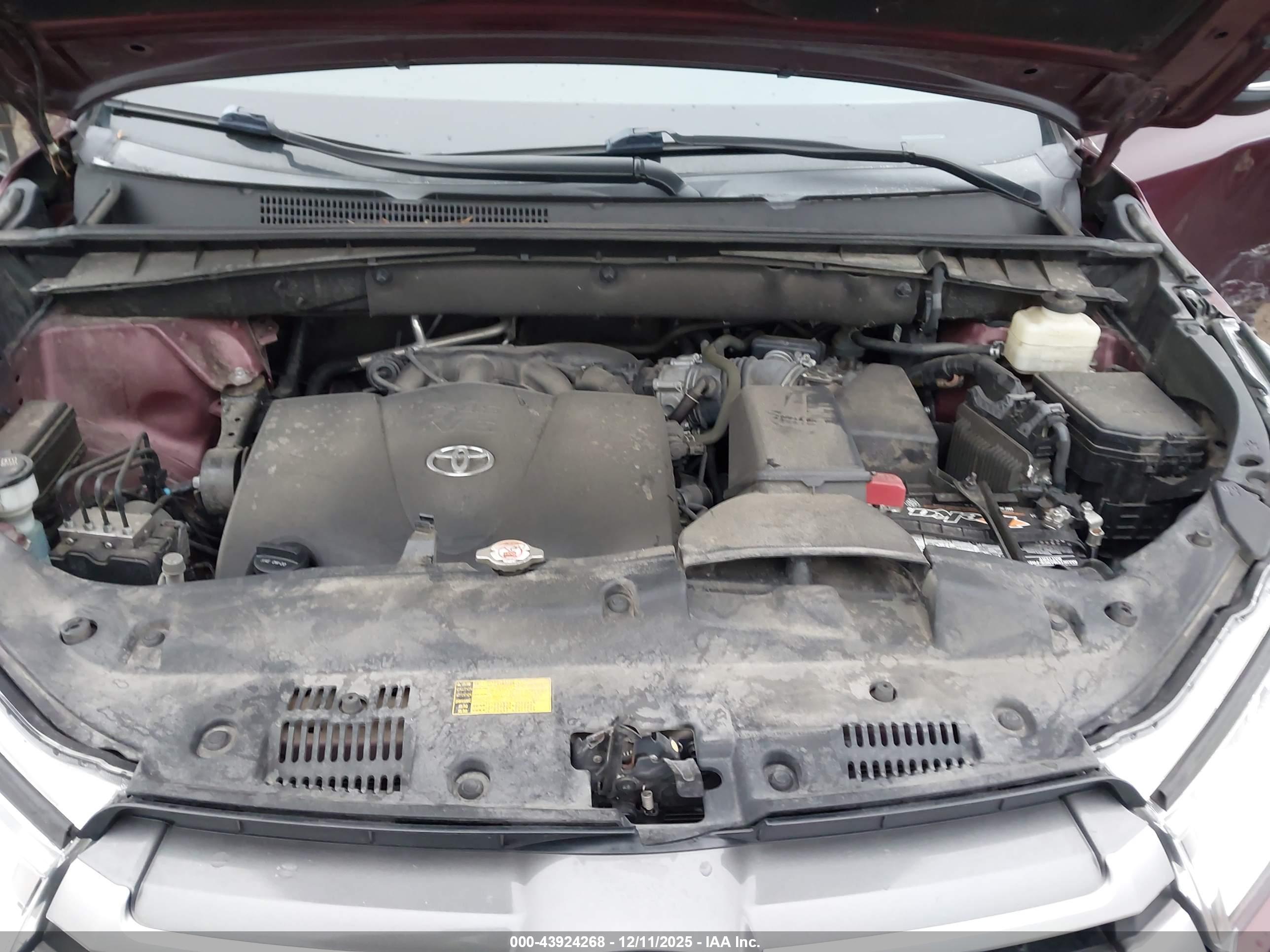 TOYOTA HIGHLANDER image 10