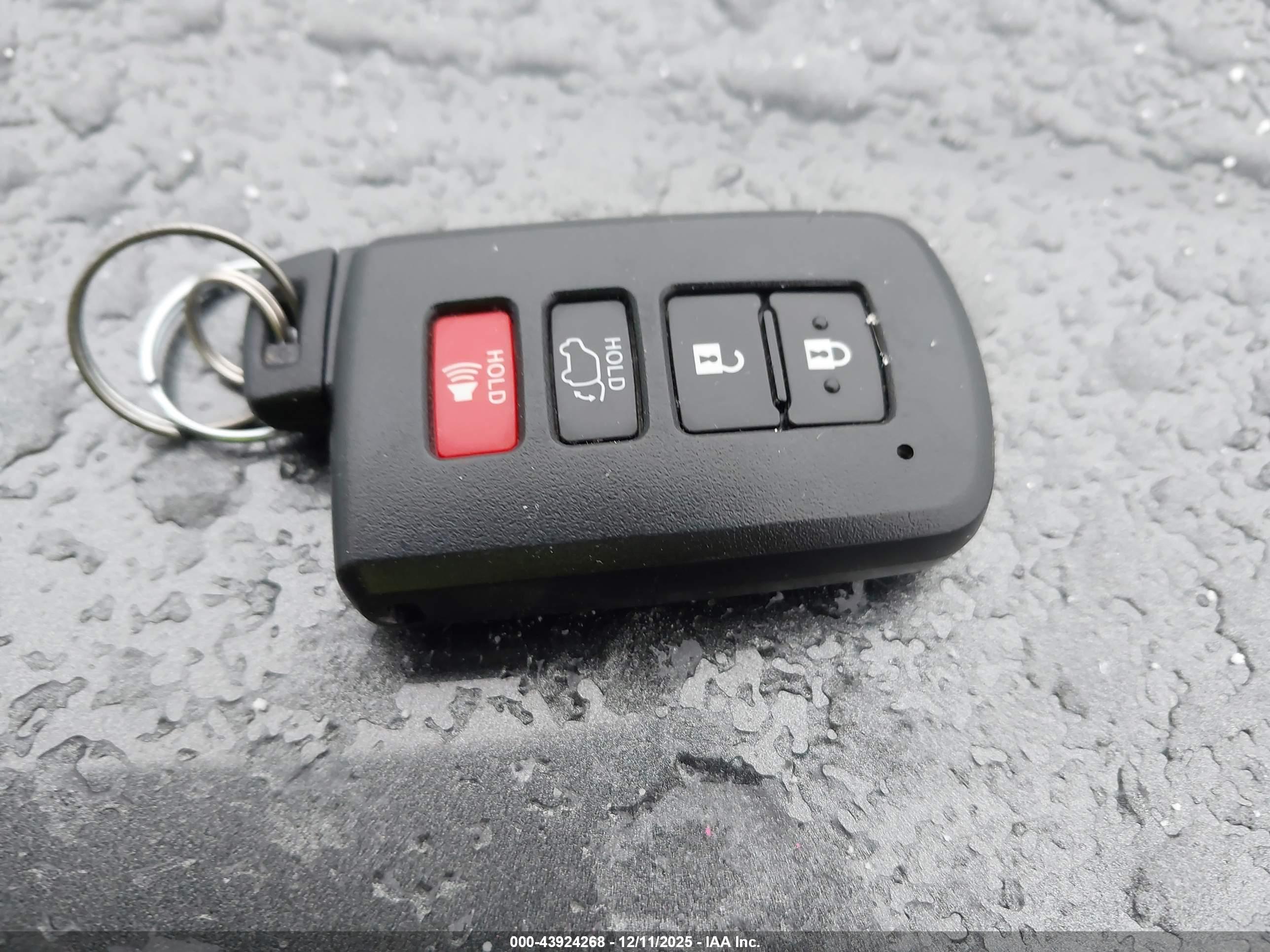 TOYOTA HIGHLANDER image 11