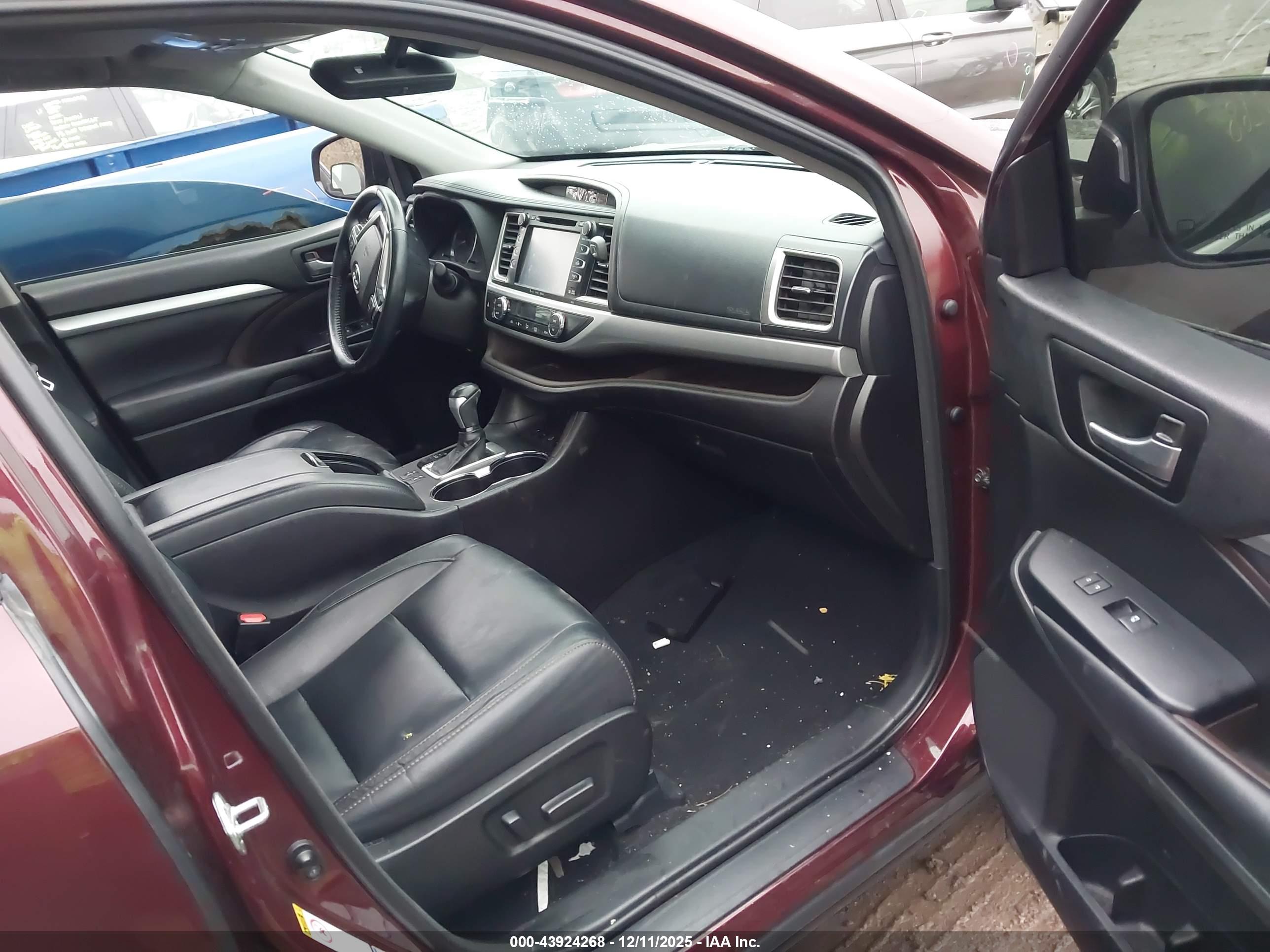 TOYOTA HIGHLANDER image 5