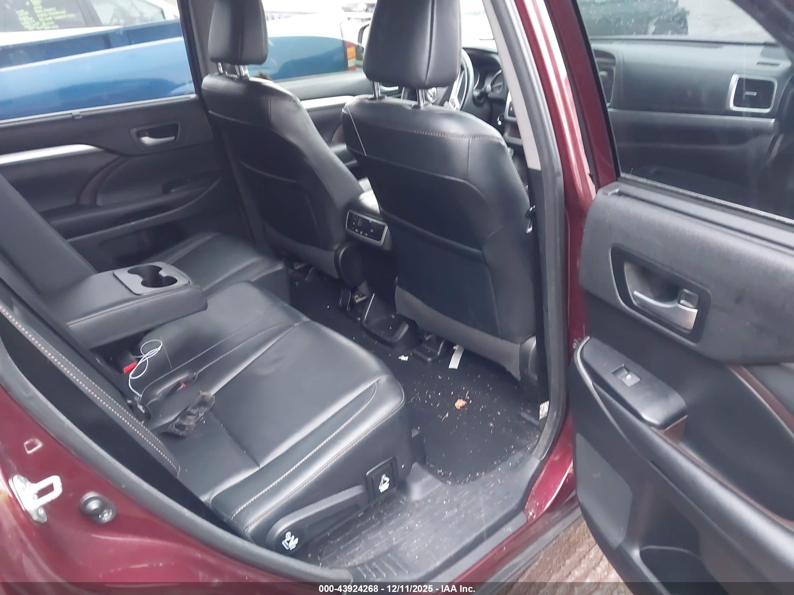 TOYOTA HIGHLANDER image 8