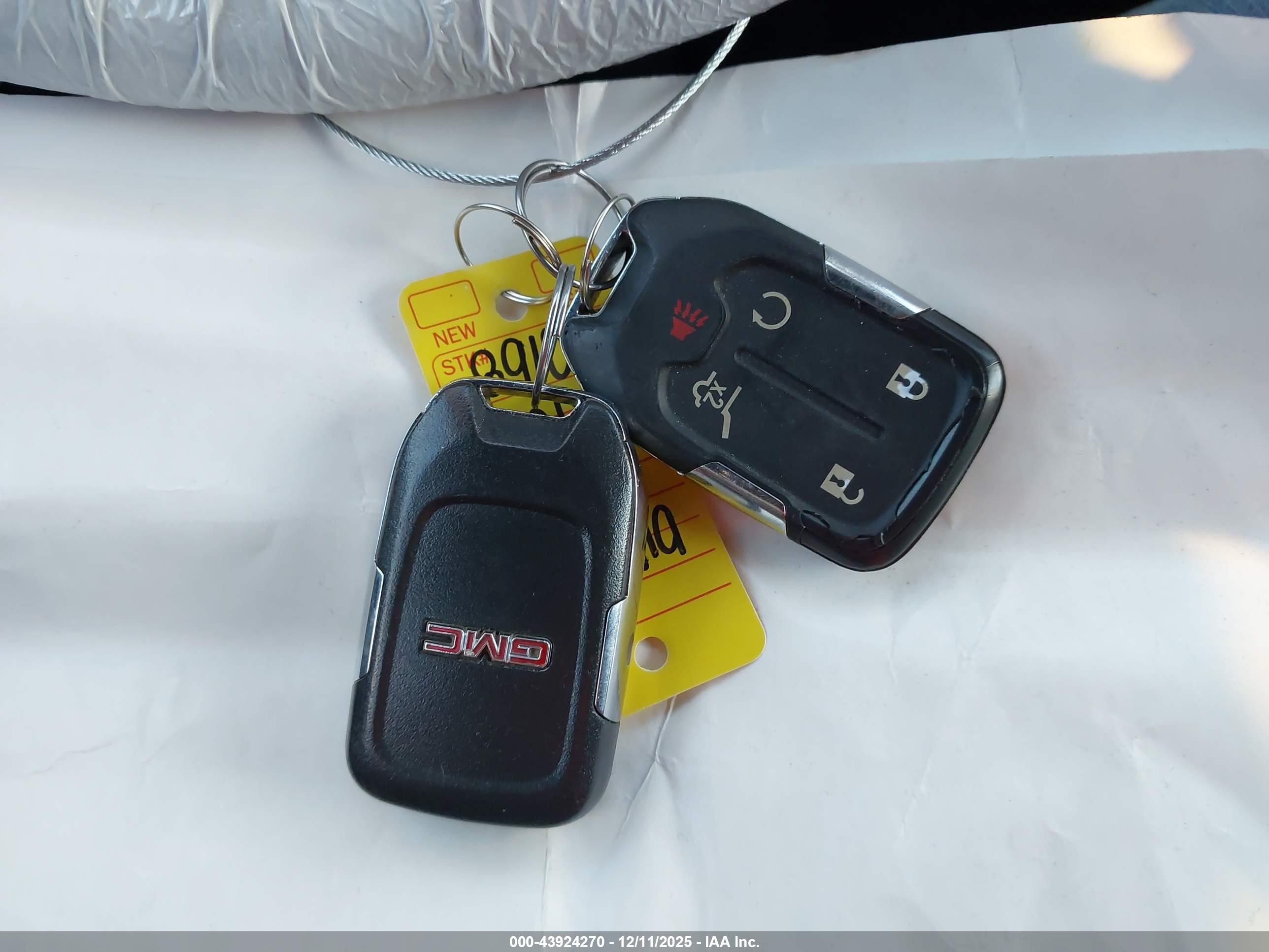 GMC ACADIA image 11
