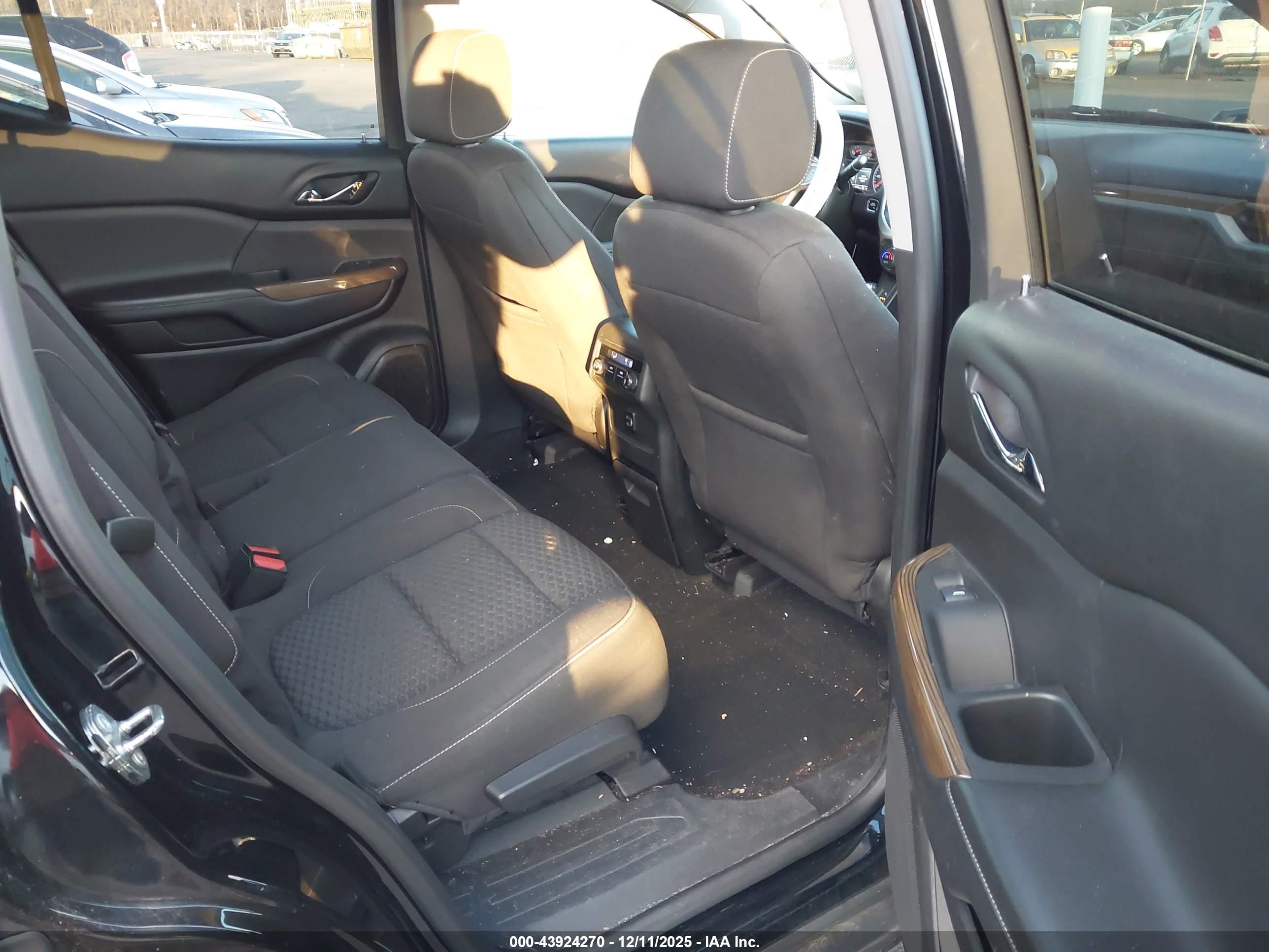 GMC ACADIA image 8