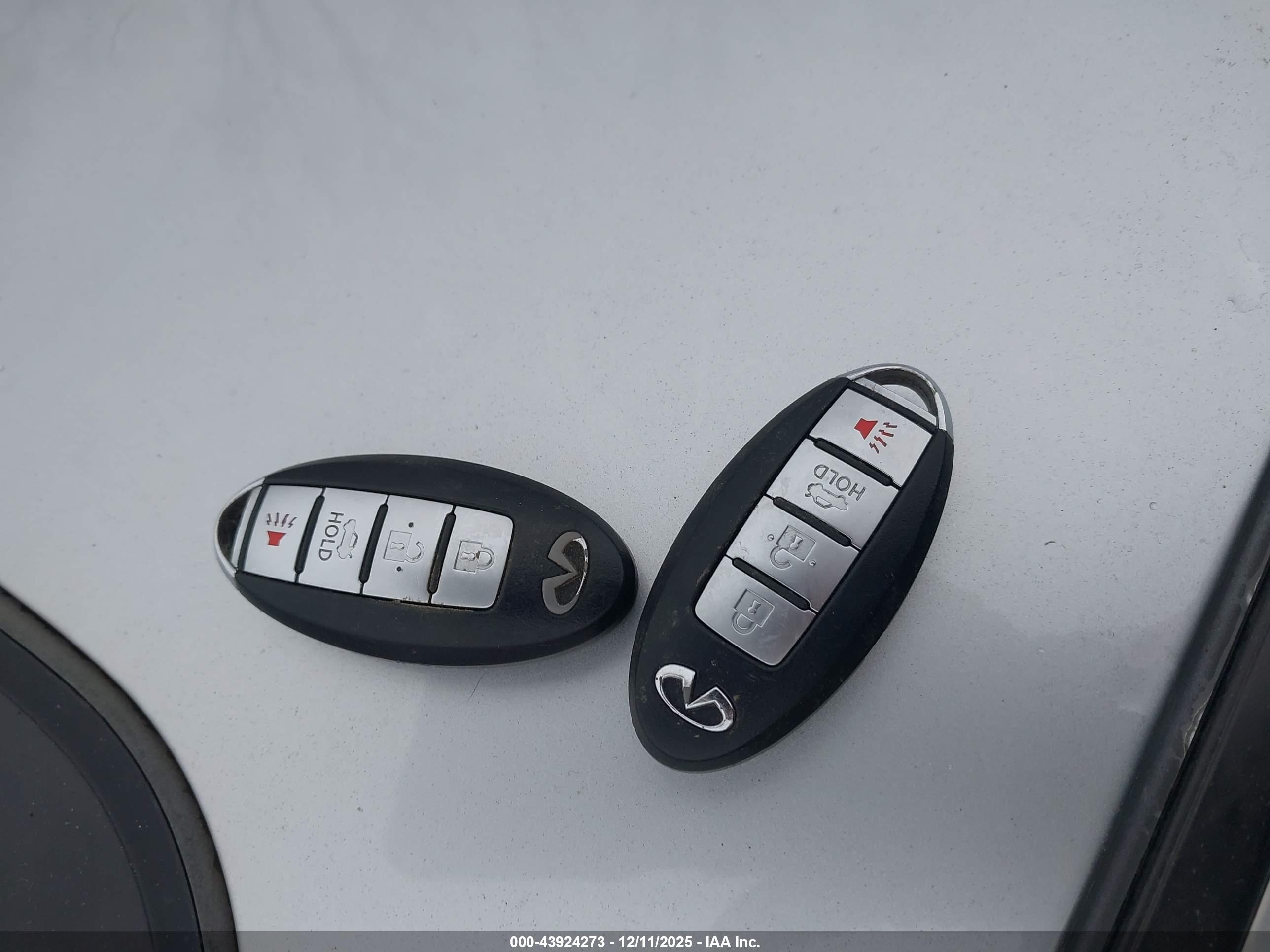 INFINITI G25X image 11
