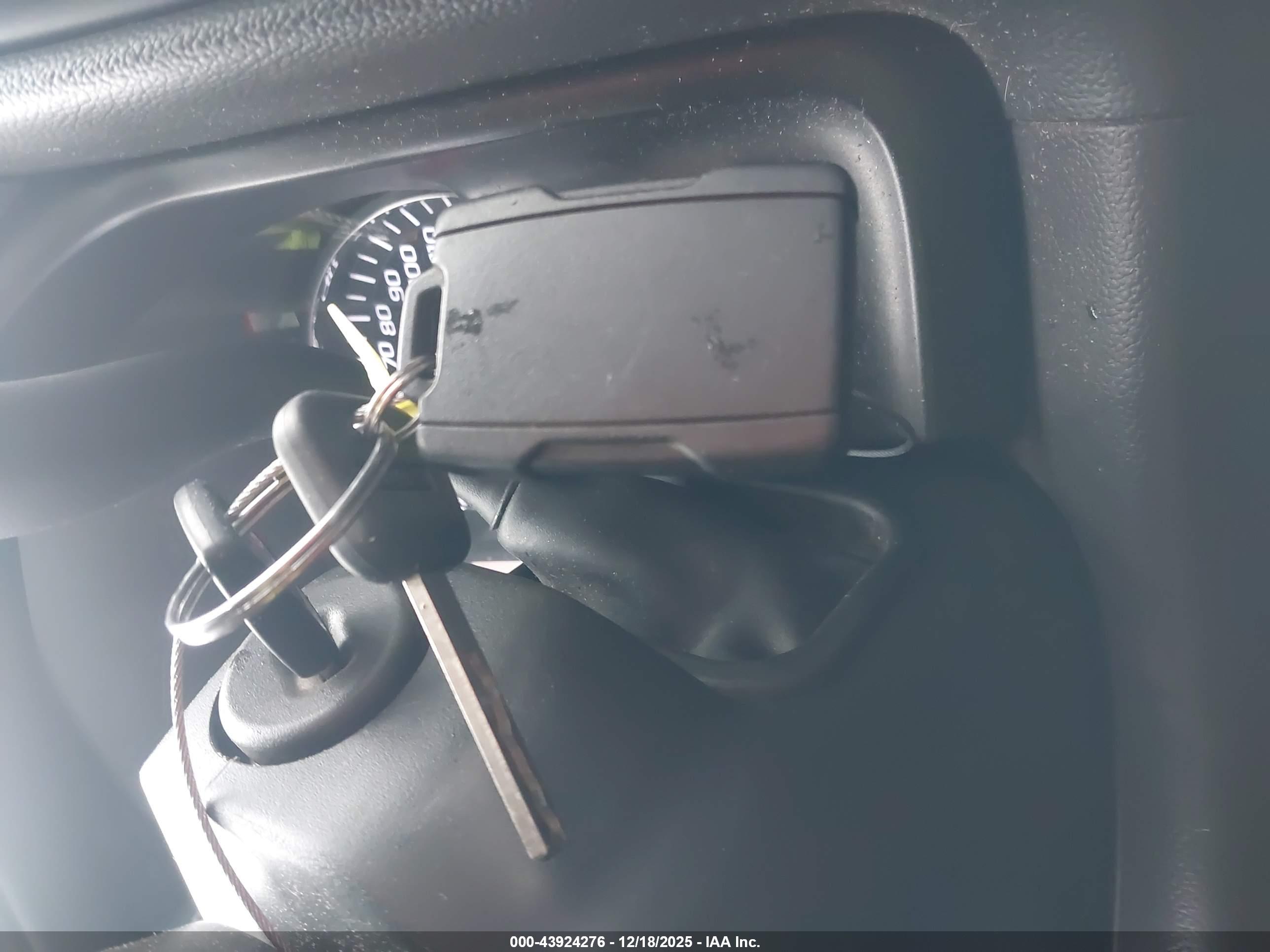 GMC SIERRA image 11