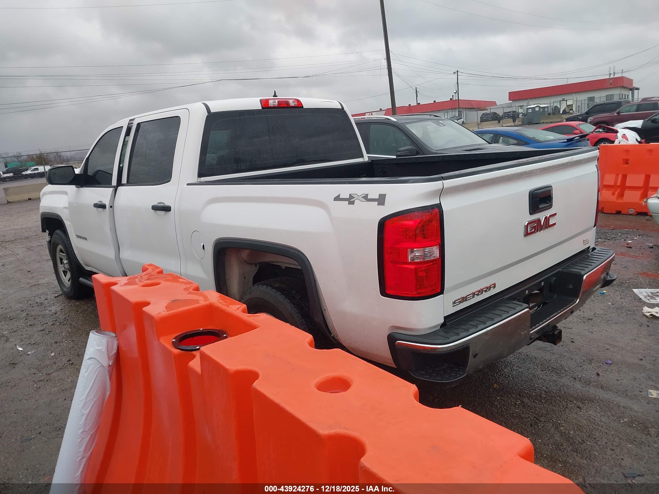GMC SIERRA image 3
