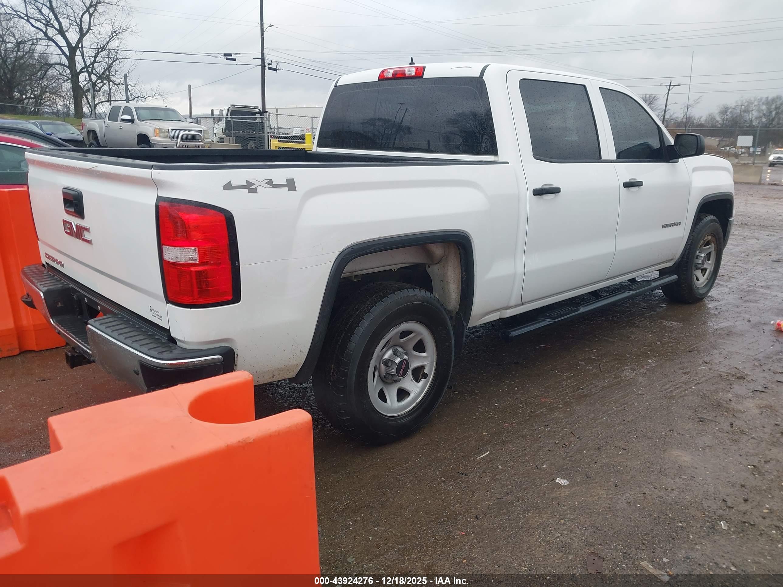 GMC SIERRA image 4