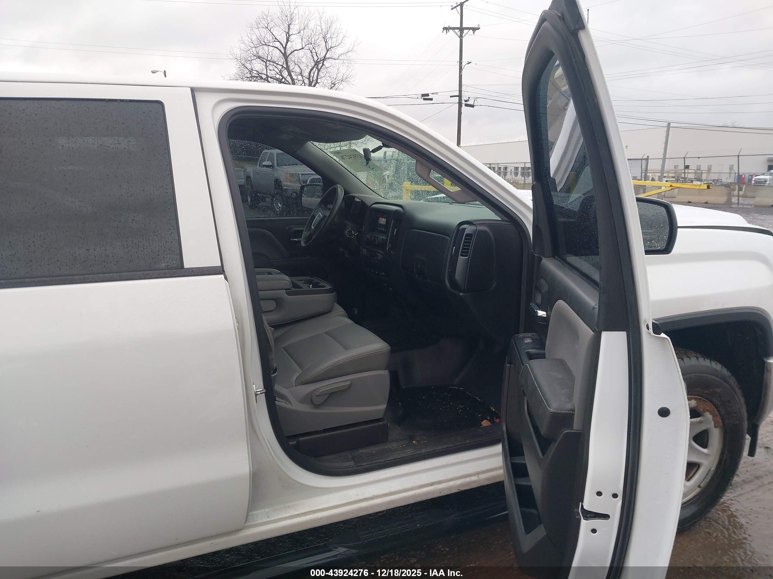 GMC SIERRA image 5