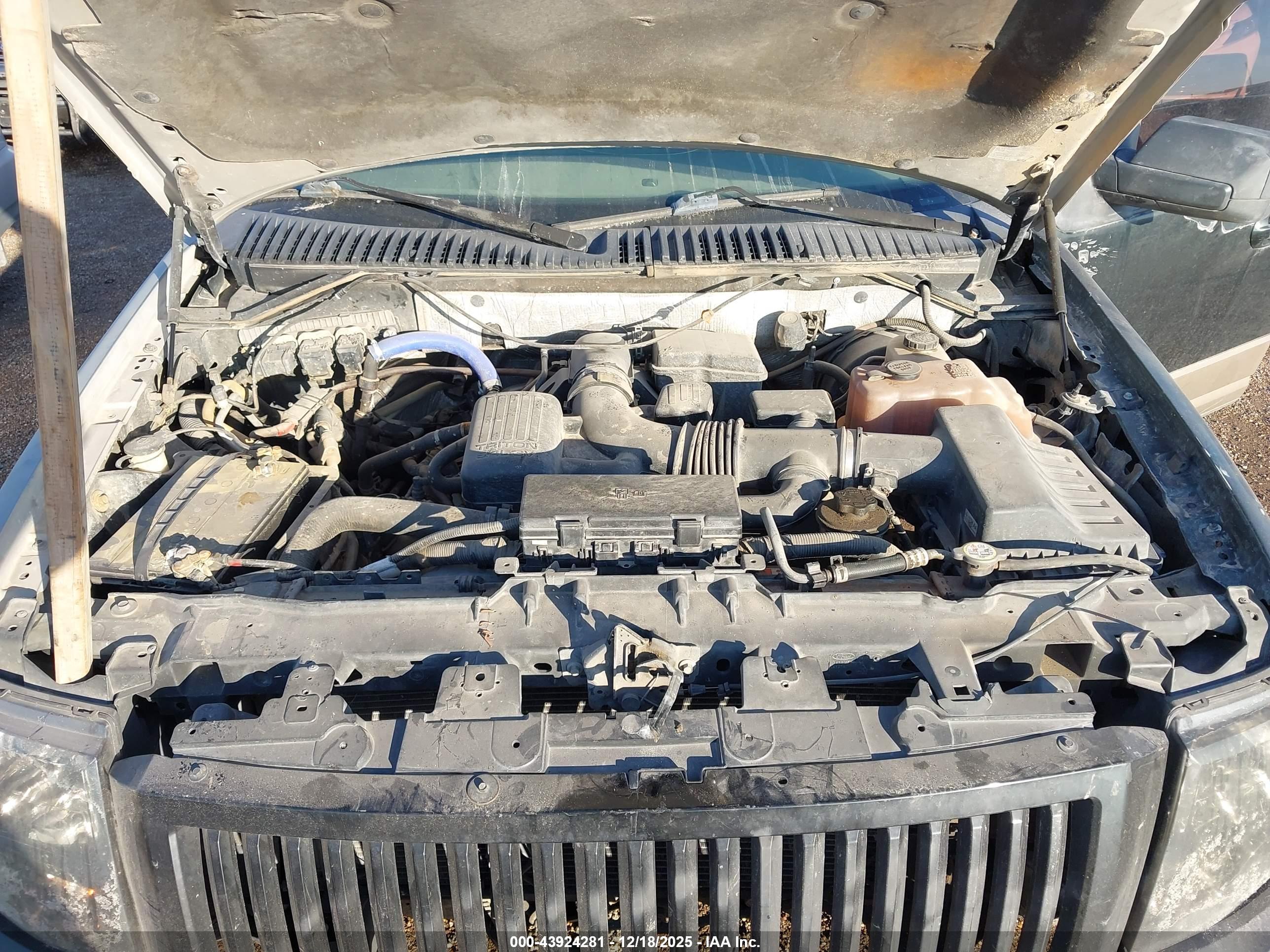 FORD EXPEDITION image 10
