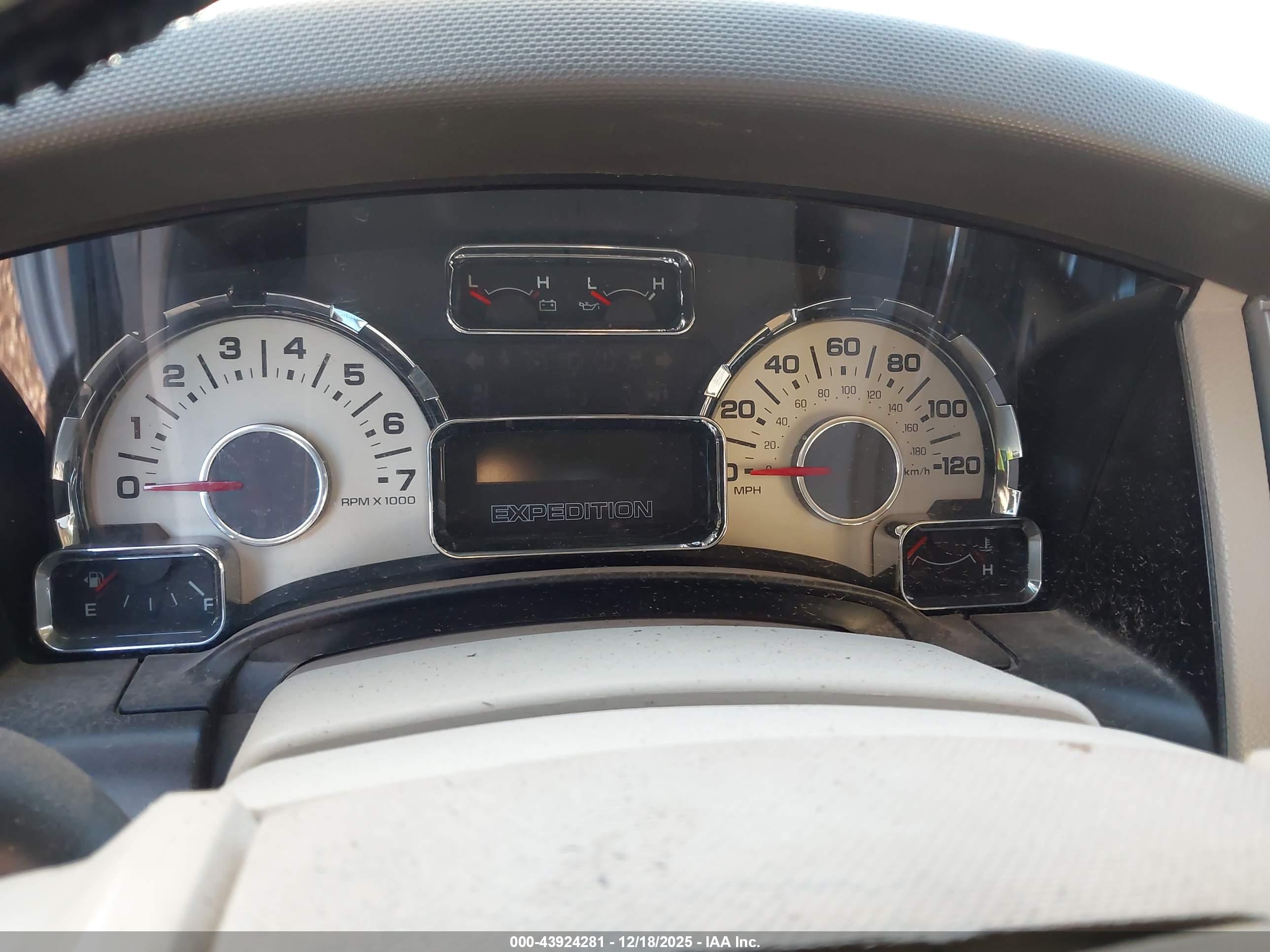 FORD EXPEDITION image 7