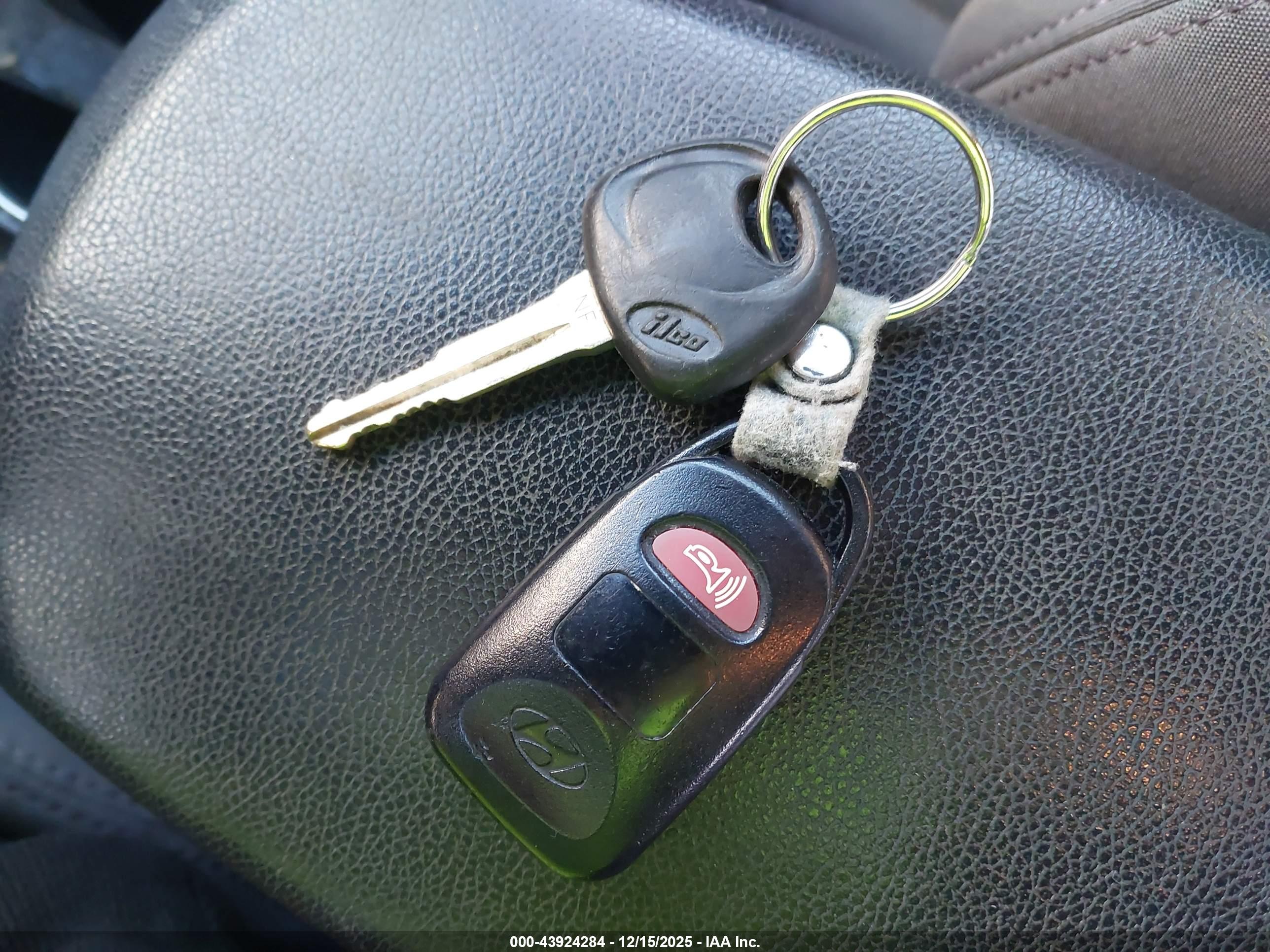HYUNDAI ELANTRA image 11