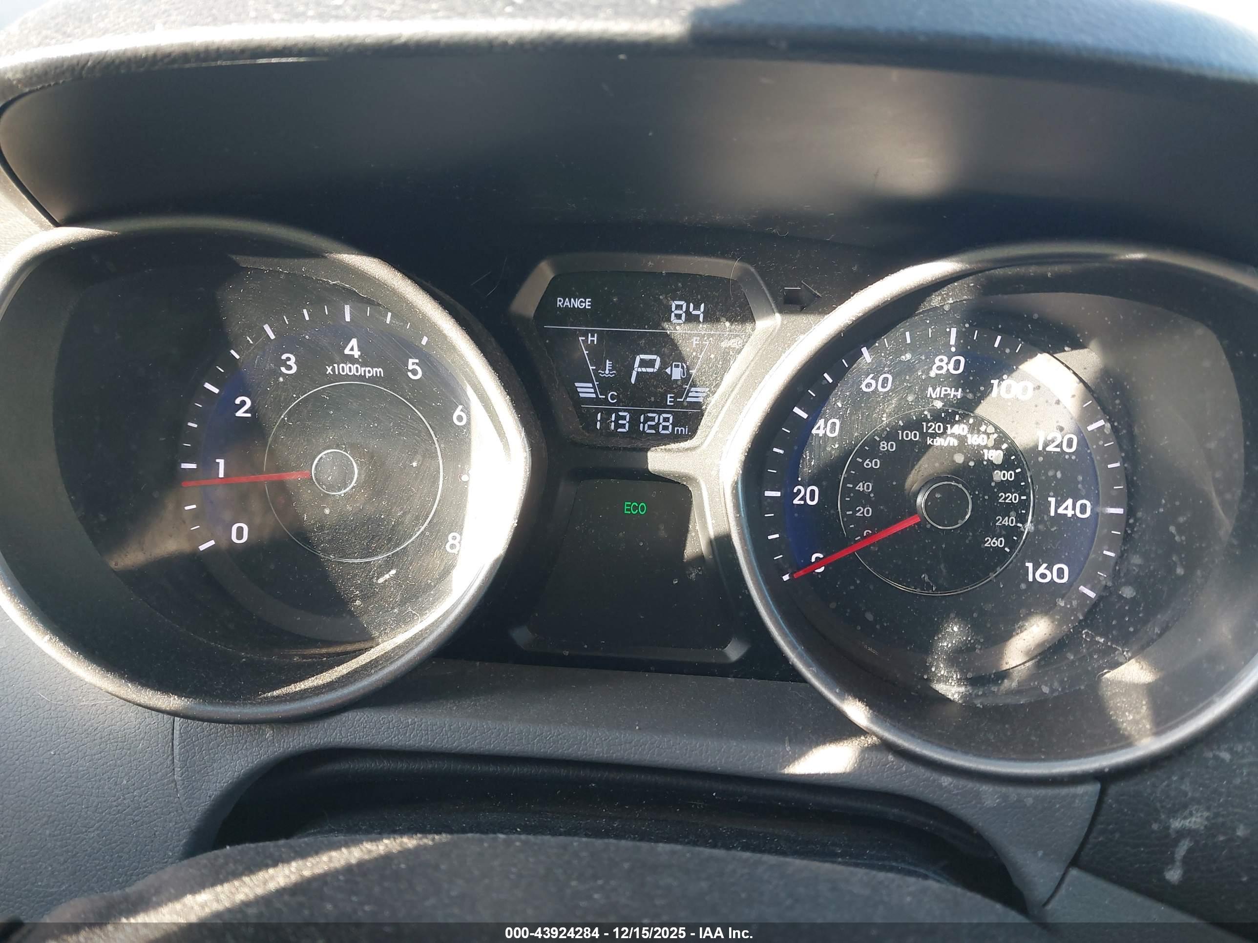HYUNDAI ELANTRA image 7