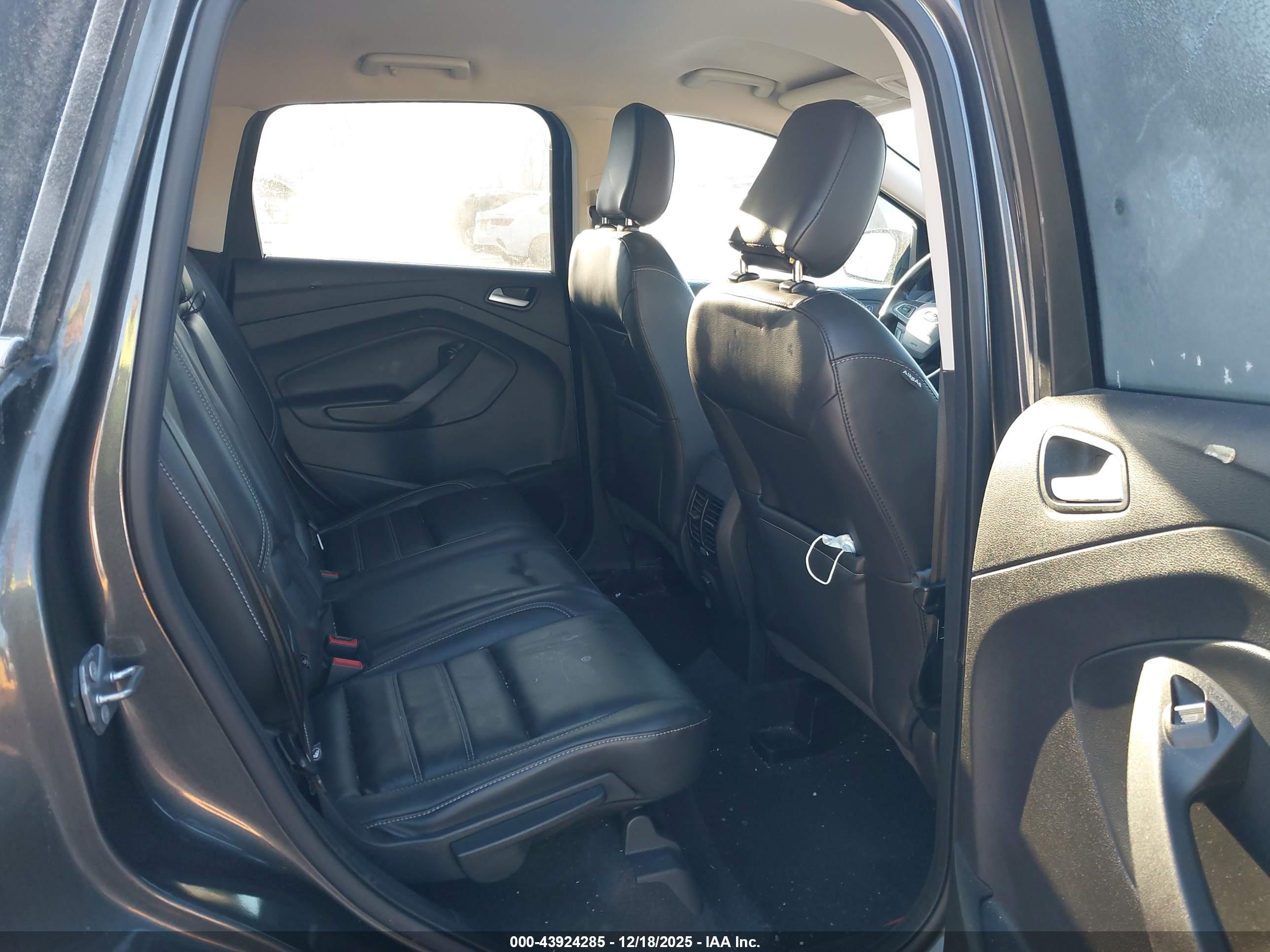 FORD ESCAPE image 8
