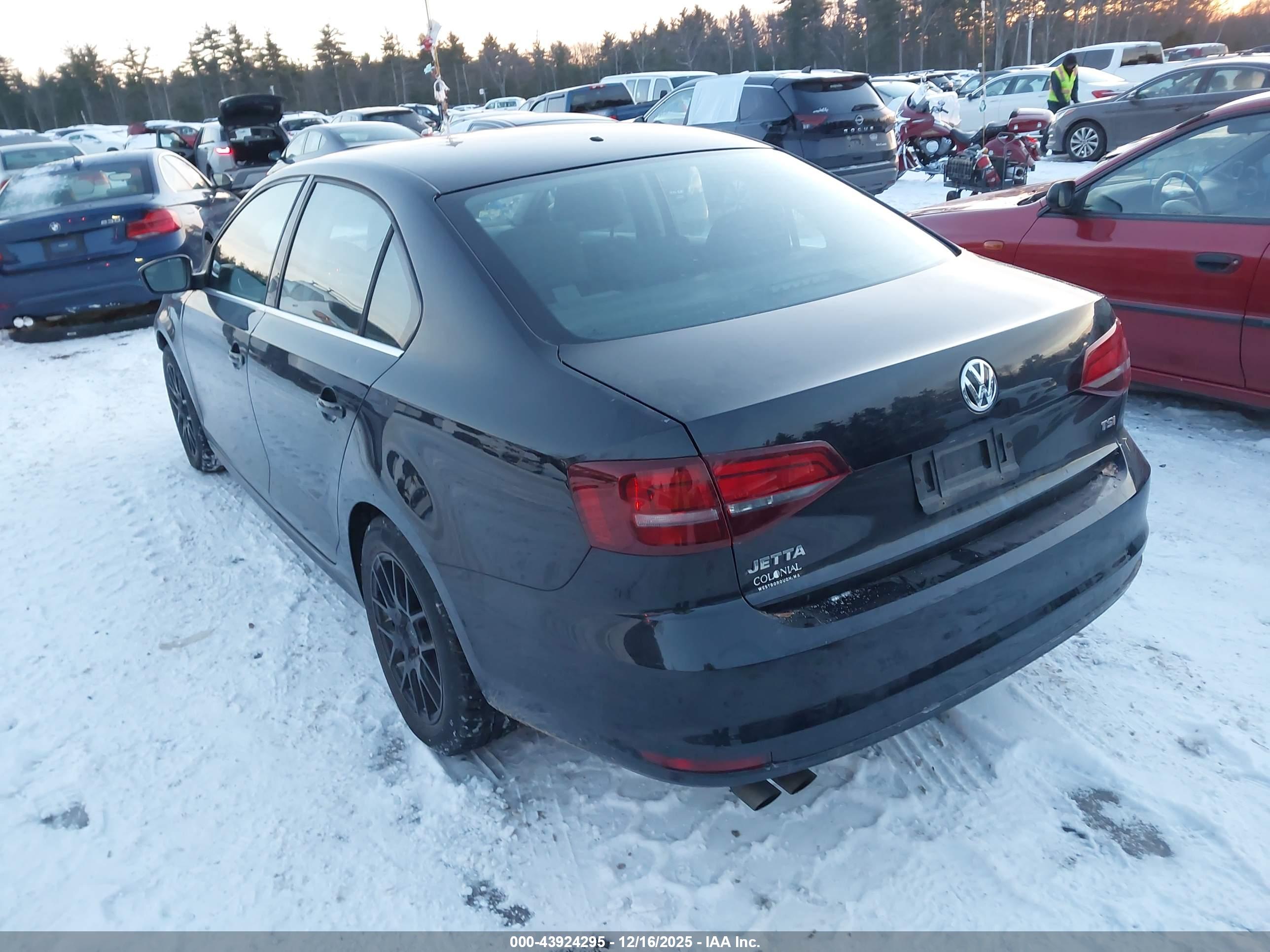 VOLKSWAGEN JETTA image 3