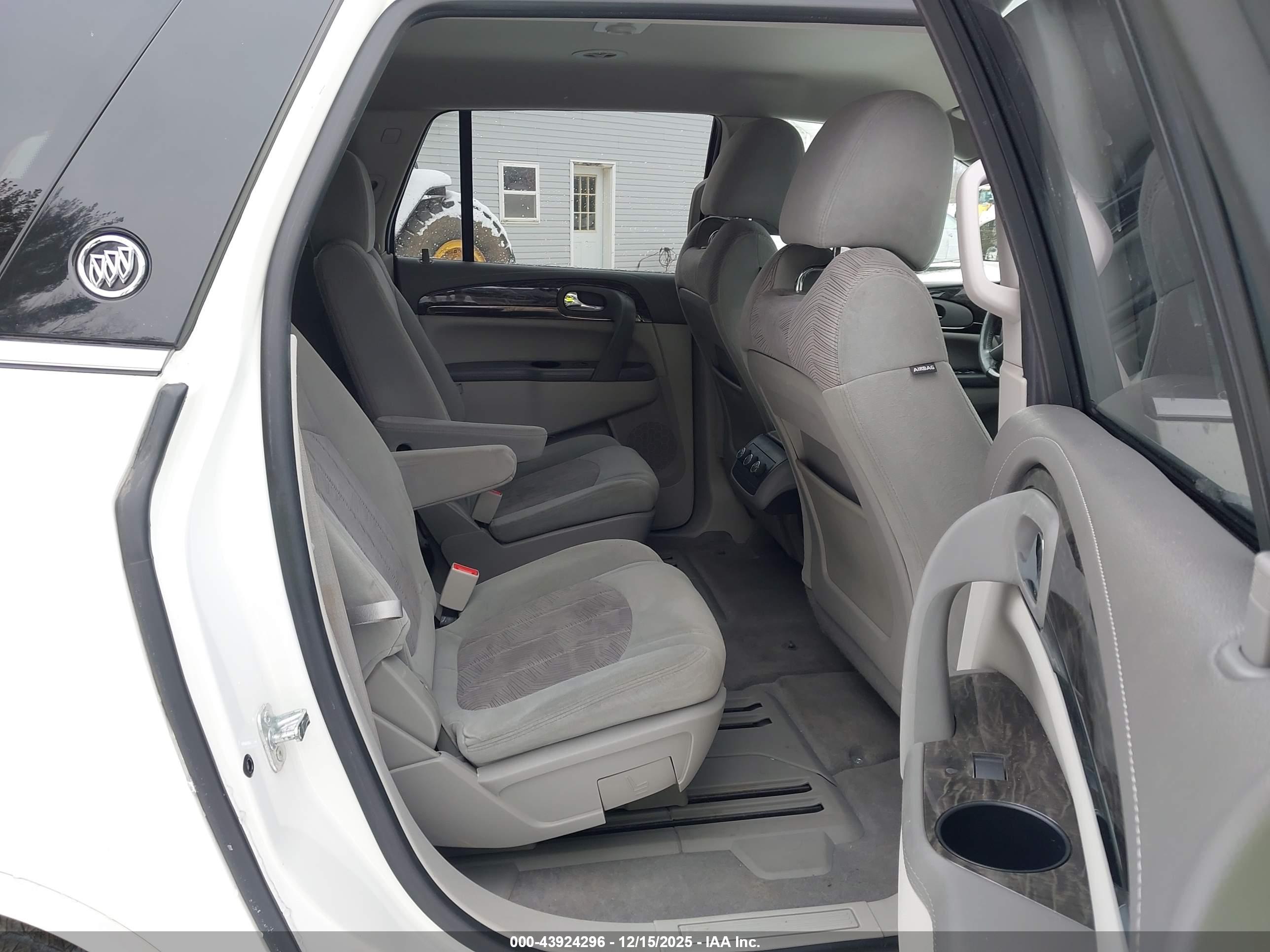 BUICK ENCLAVE image 8