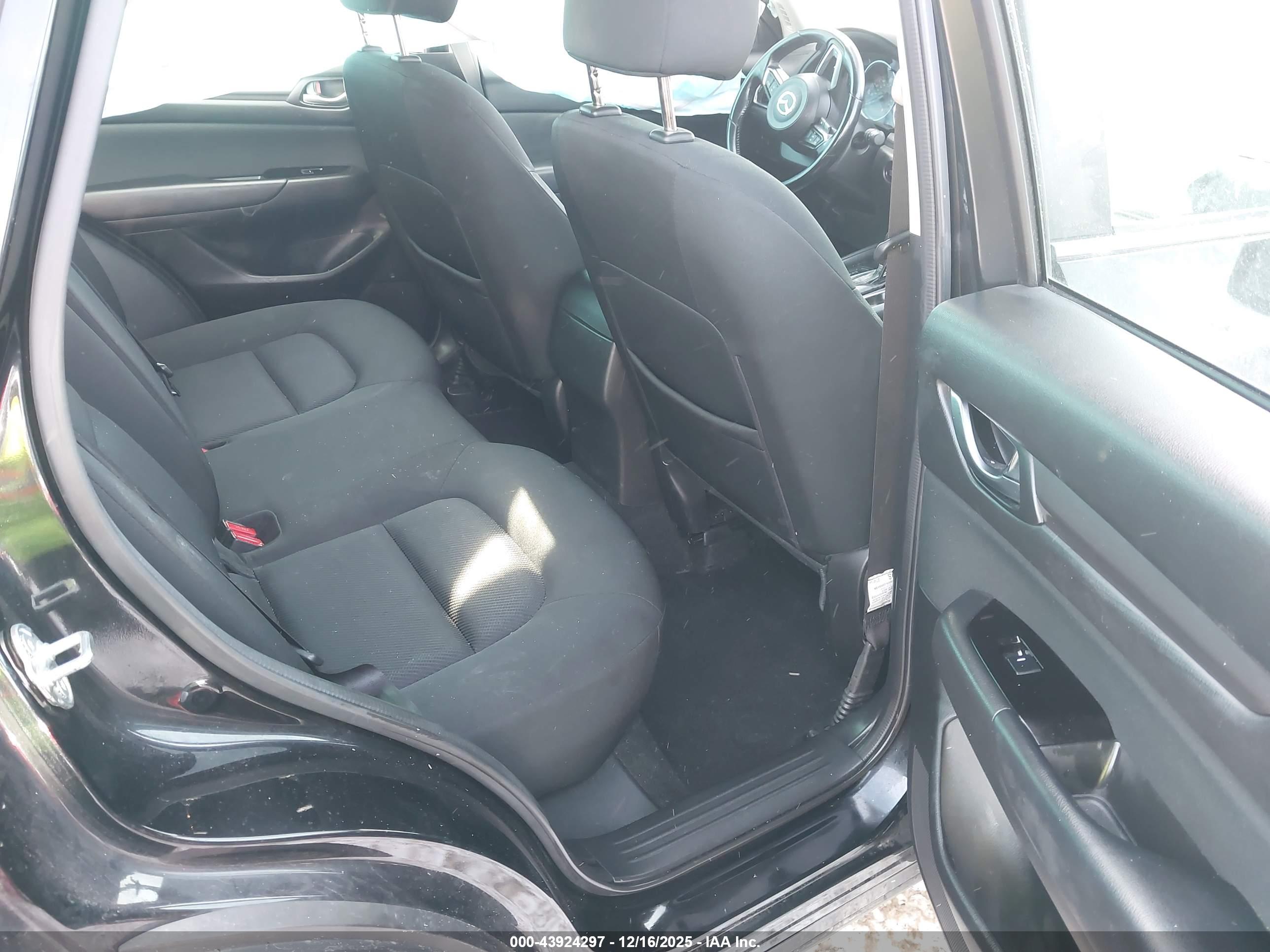 MAZDA CX-5 image 8
