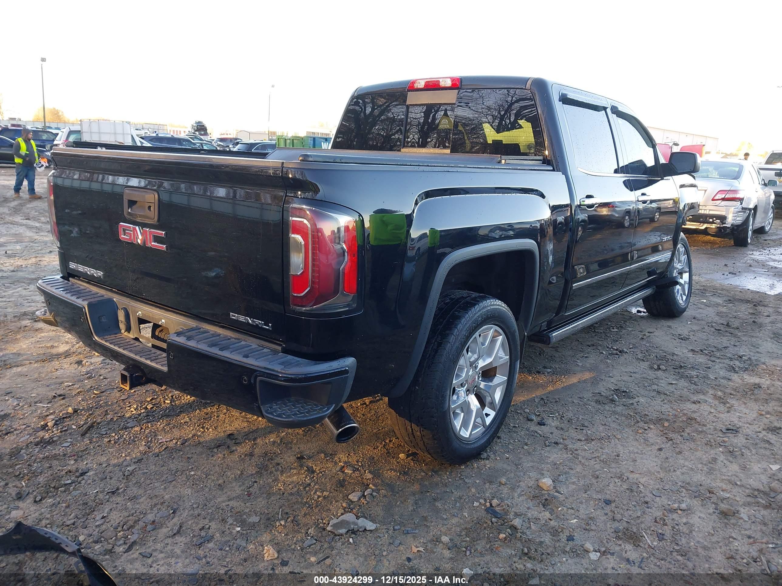 GMC SIERRA image 4