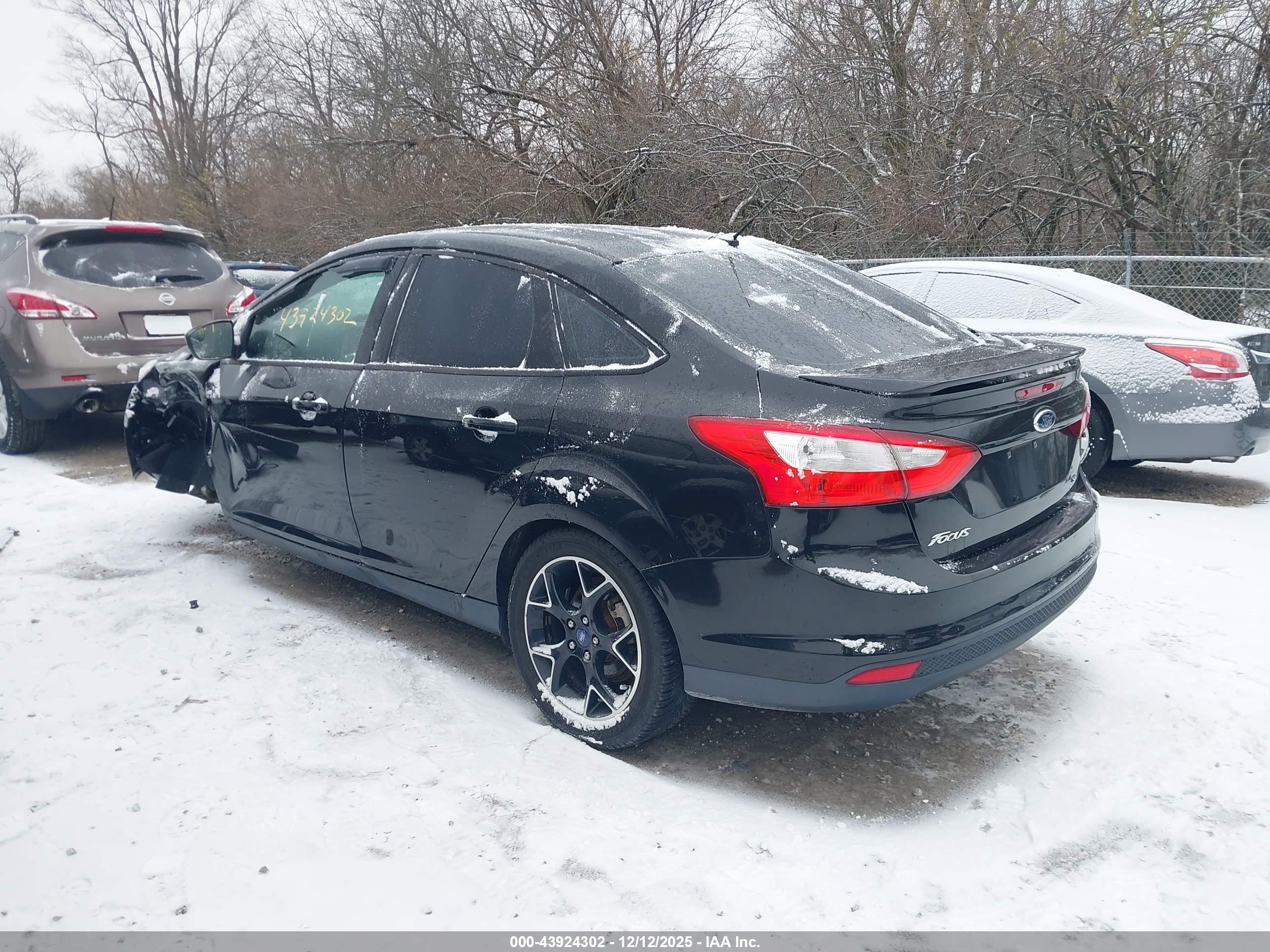 FORD FOCUS image 3
