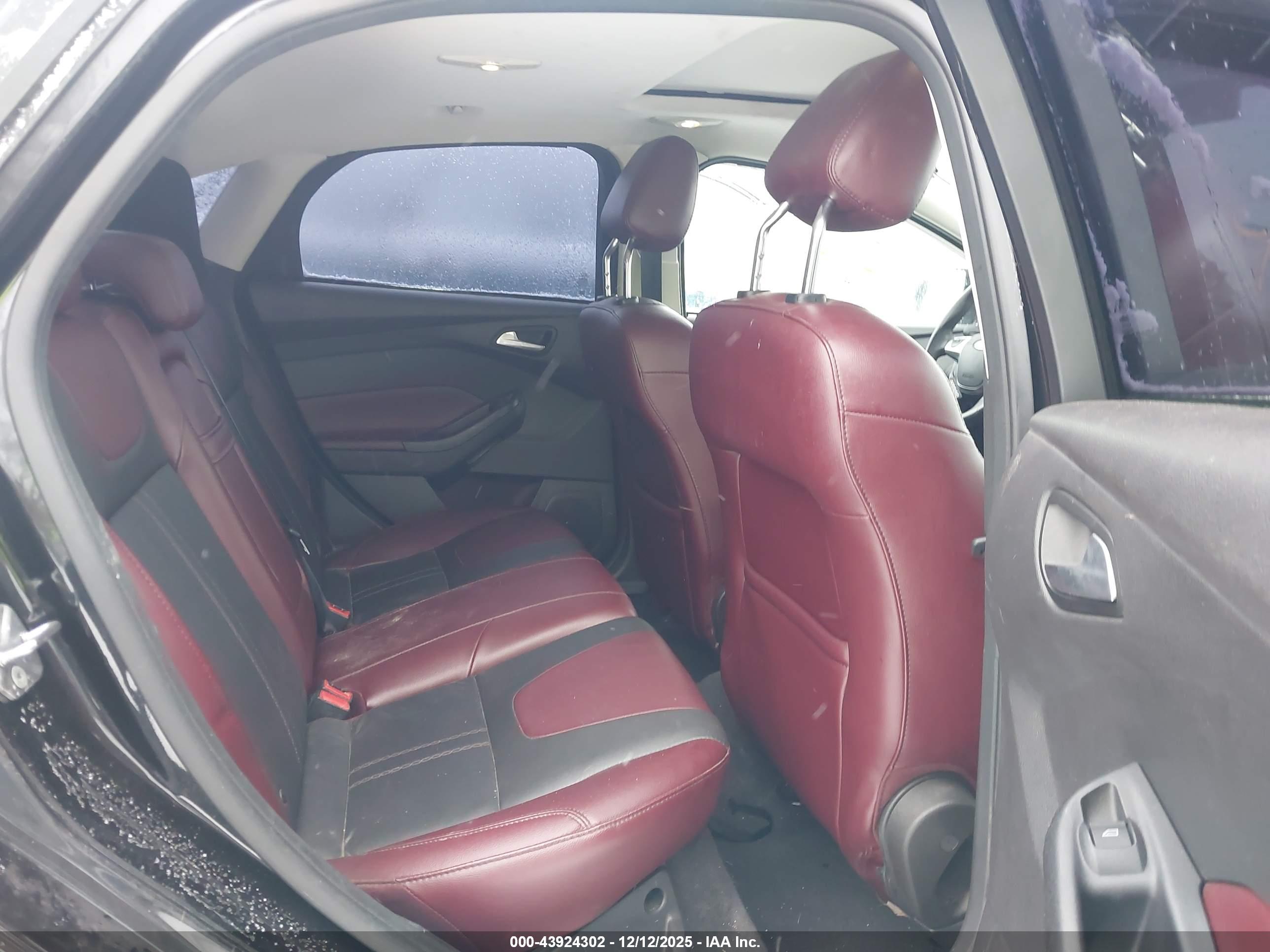 FORD FOCUS image 8