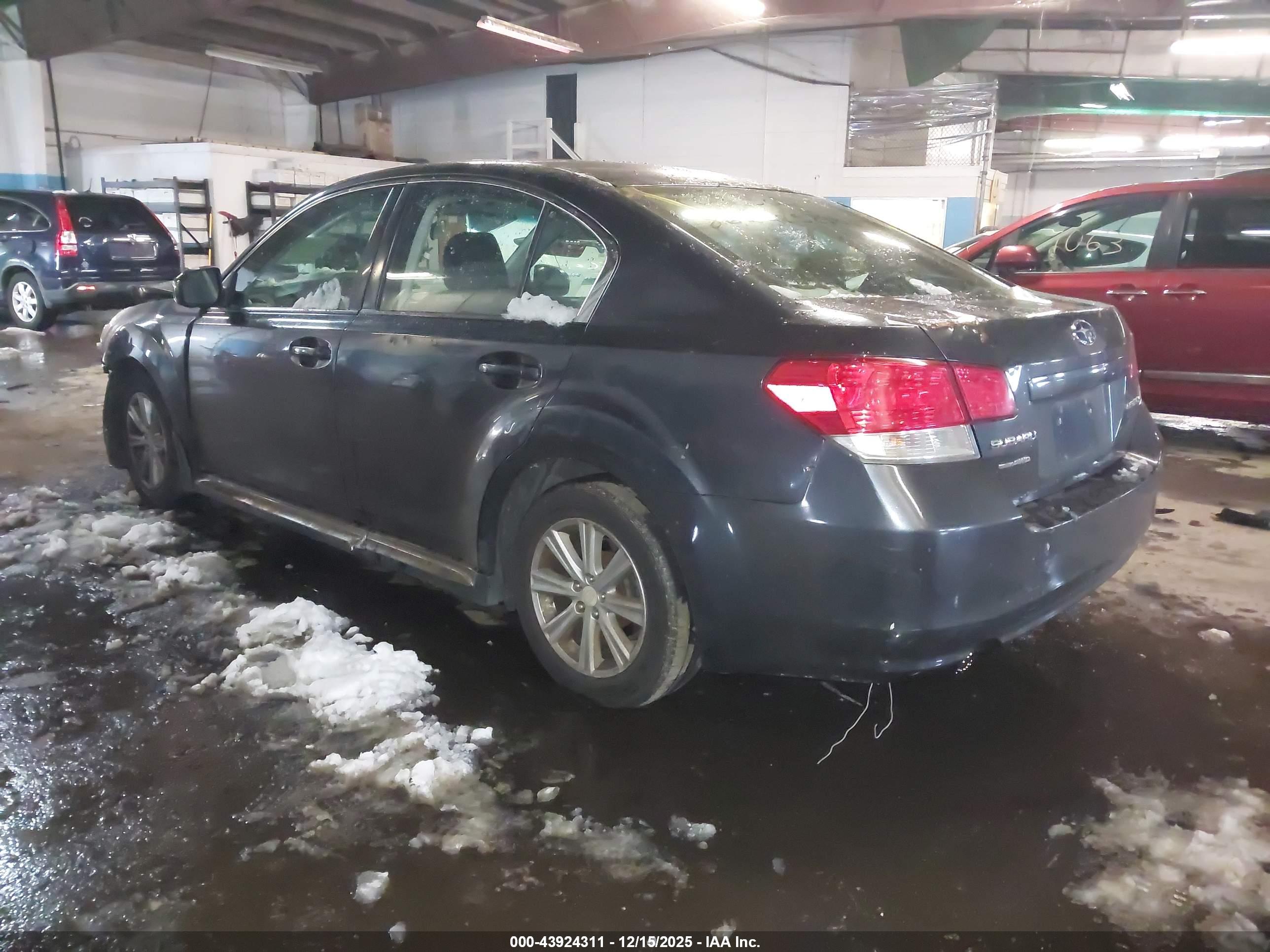 SUBARU LEGACY image 3