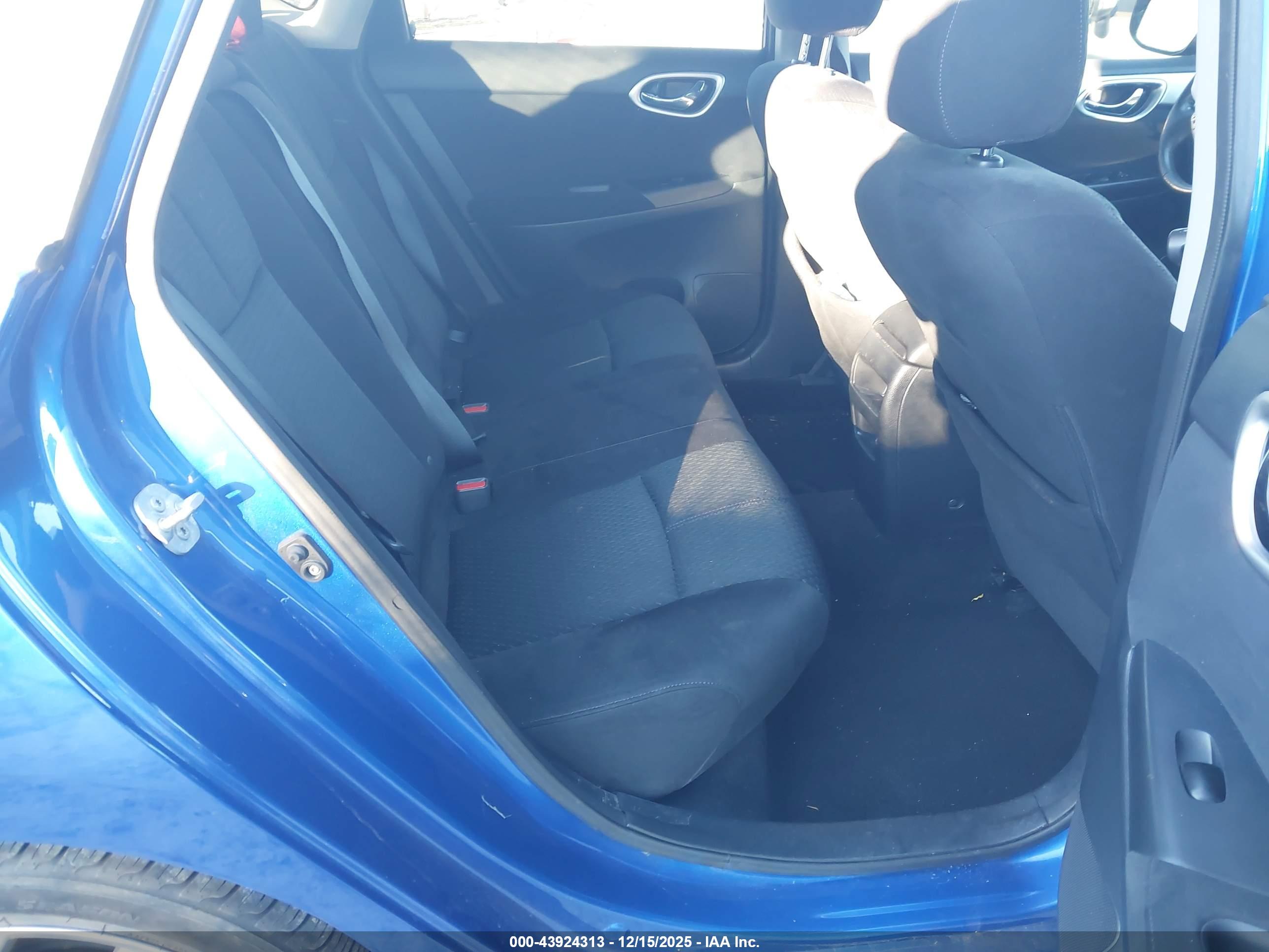 NISSAN SENTRA image 8